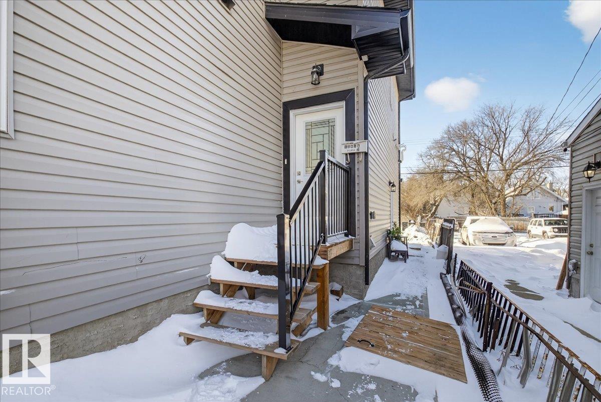 Photo 3 at 2 - 11616 82 Street NW, Parkdale, Edmonton