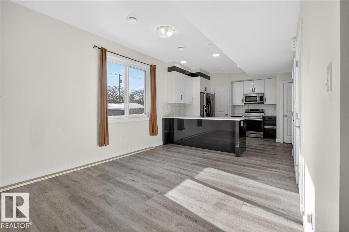 Photo 7 at 2 - 11616 82 Street NW, Parkdale, Edmonton