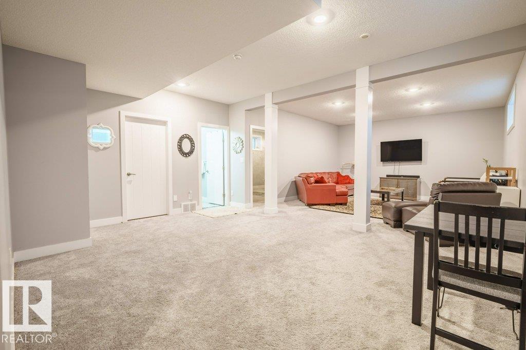 https://zimg.paragon.ice.com/ParagonImages/Property/PM/RAE/225398503/53/0/0/be4f10820f550d436e1517c2e5deb091/1/12fcf484367cbfafd0ef90de36c73b97/225398503-9ba51f2b-9a66-4fbb-bf63-8927aa742f53.JPG