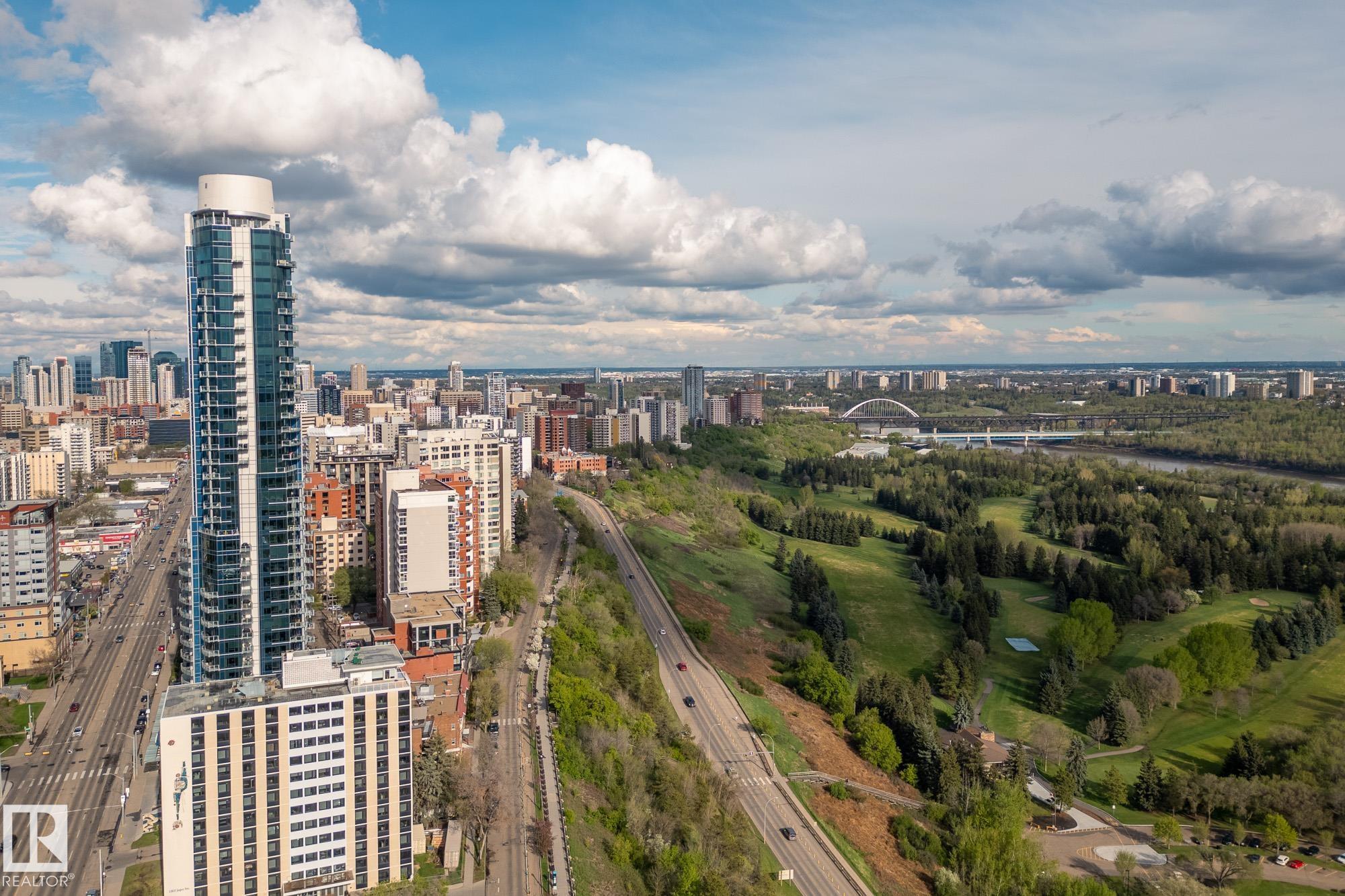 https://zimg.paragon.ice.com/ParagonImages/Property/PM/RAE/225398505/37/0/0/cc8d8410a249d9a43fb604e9cb1b6fb2/1/9dde936d92eecab7975c981a53506483/225398505-1230575e-4245-4cf5-bc95-e88c7cbb148b.JPG