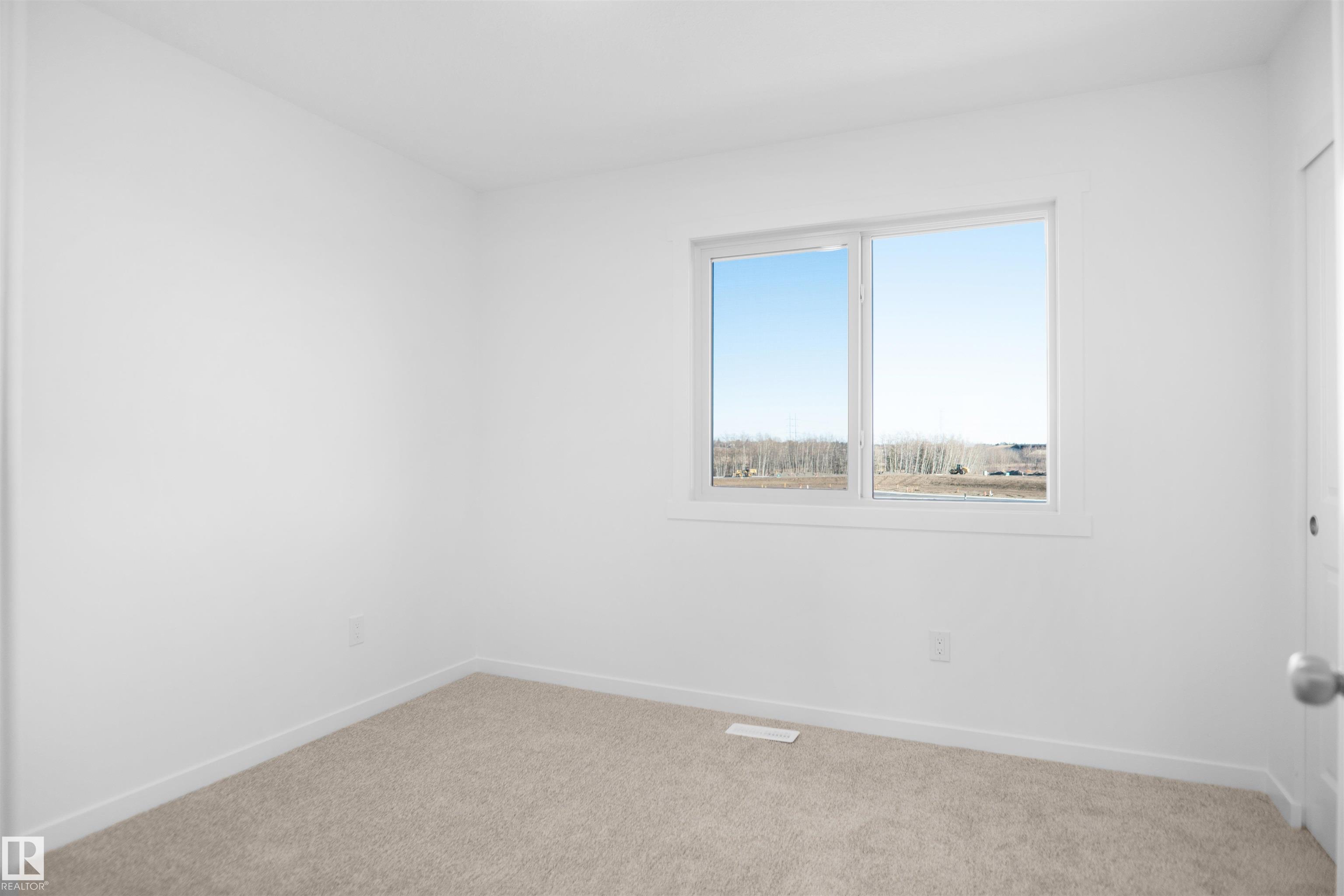 https://zimg.paragon.ice.com/ParagonImages/Property/PM/RAE/225398506/22/0/0/535592b18932bcda7e3ff5c21978c115/1/a3c25af1e2fa98ef59527bac413ca1e8/225398506-18C4EC15-8207-4DB5-B674-81F97E327114.JPG