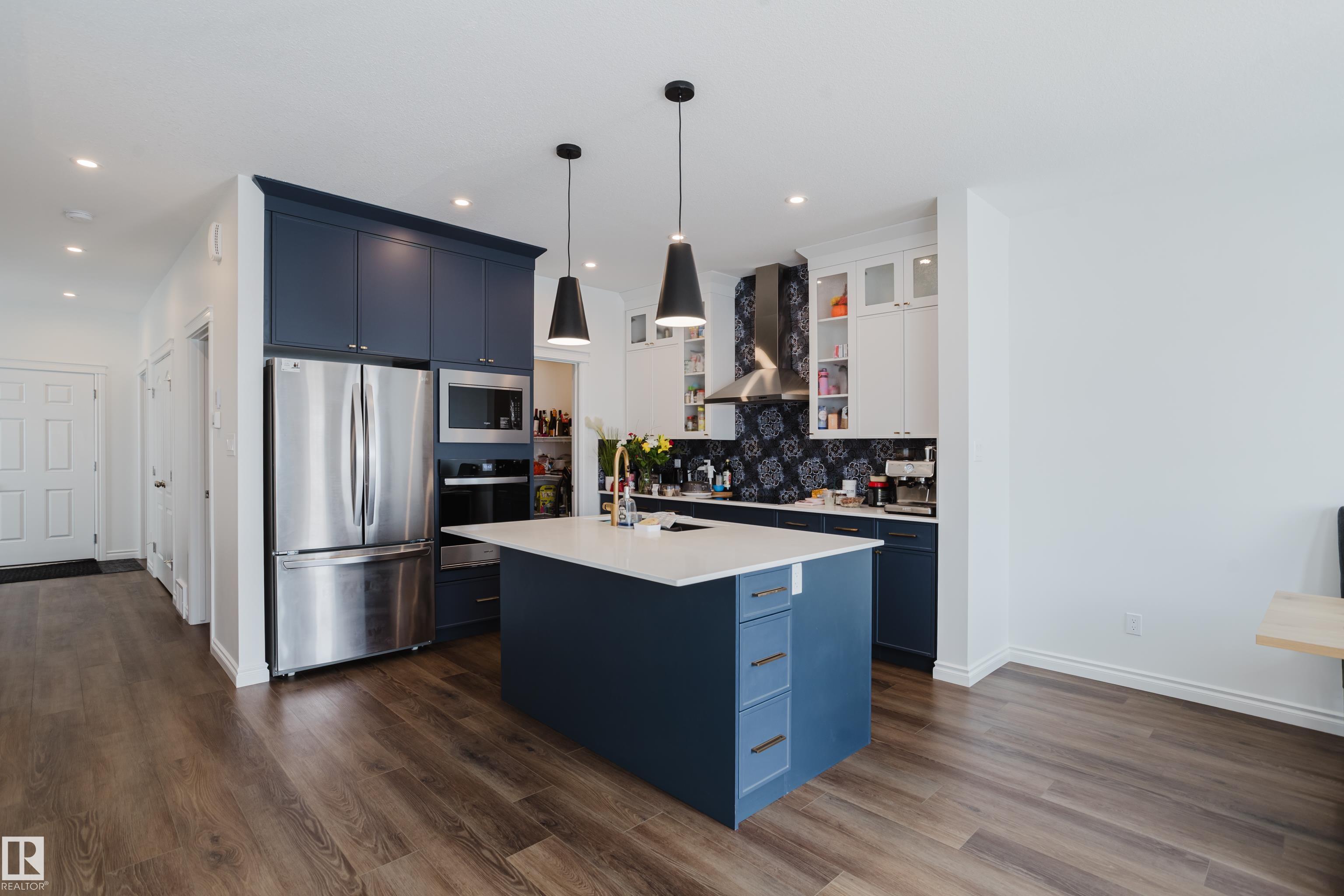 https://zimg.paragon.ice.com/ParagonImages/Property/PM/RAE/225398515/14/0/0/c1187aee2cbf2b001076cd5c4fe1445e/1/cd7be74fa1fdd7f2cda0ccc9c051d5b9/225398515-bb92994c-4901-475c-b44a-0f47780cf23c.JPG