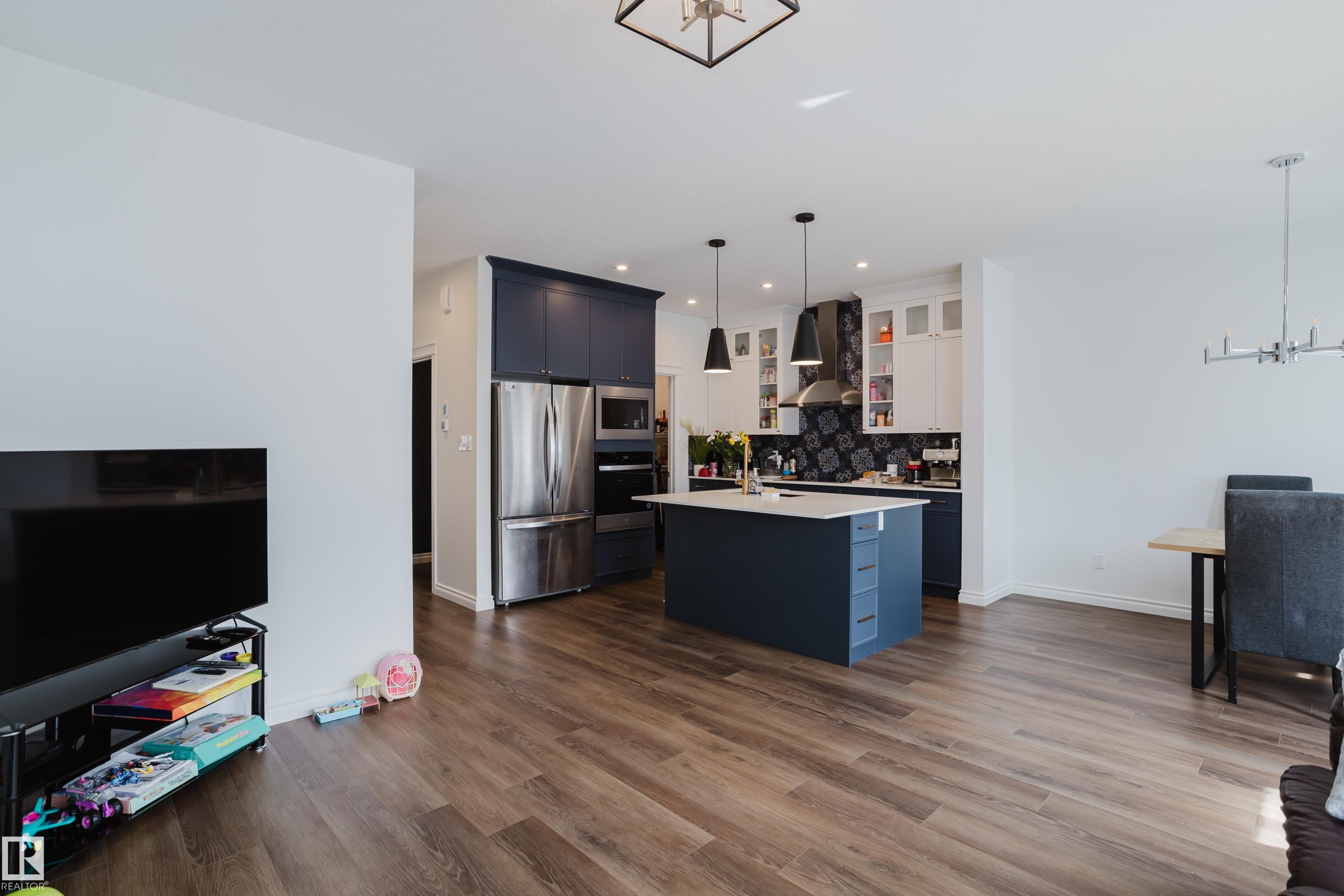 https://zimg.paragon.ice.com/ParagonImages/Property/PM/RAE/225398515/19/0/0/da85a3082243f7e9fd79cc83af01f20b/1/cd7be74fa1fdd7f2cda0ccc9c051d5b9/225398515-409fea7b-708a-4616-bc49-9e893de4e467.JPG