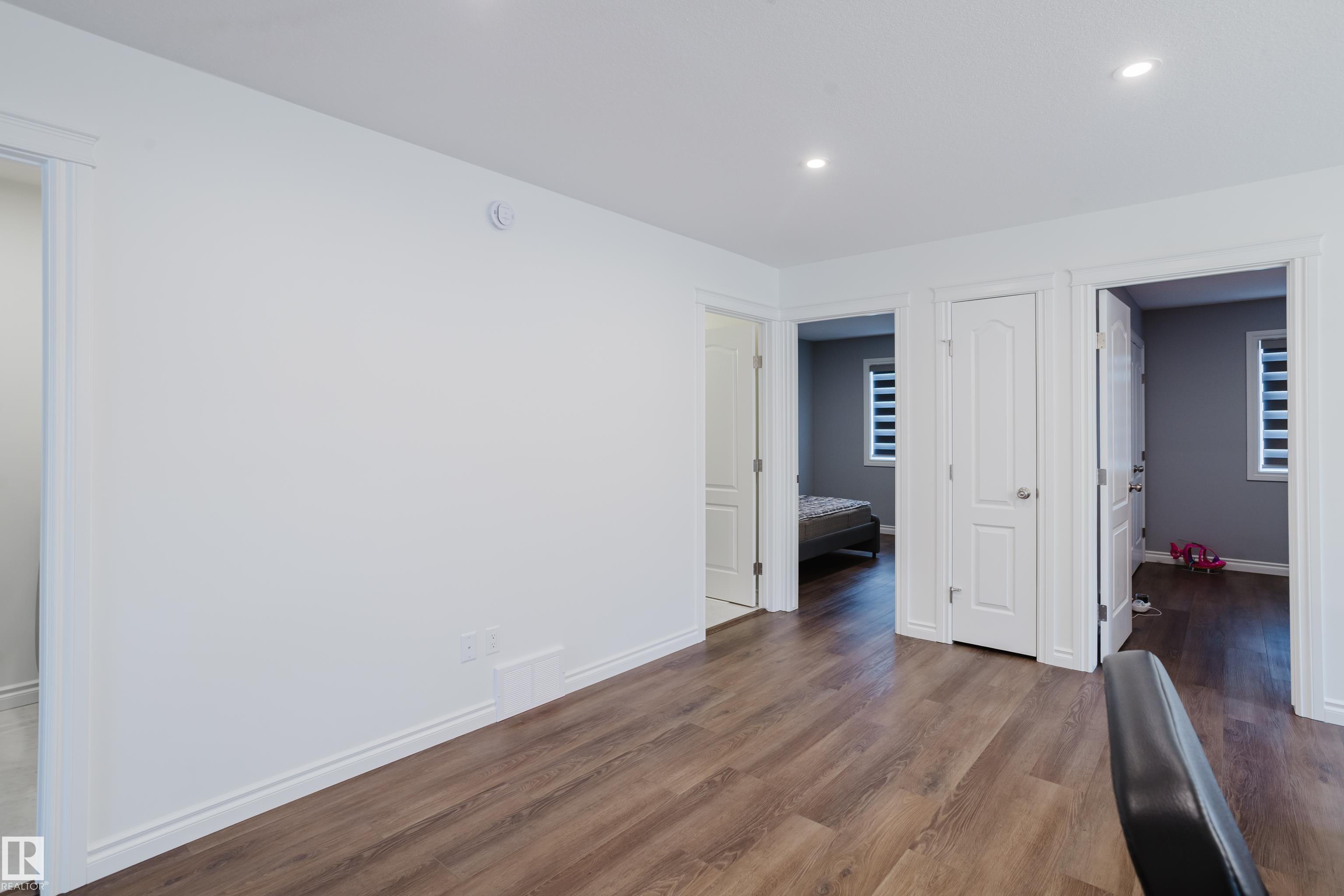 https://zimg.paragon.ice.com/ParagonImages/Property/PM/RAE/225398515/26/0/0/a871225abed476eb5e578c07060cb91c/1/cd7be74fa1fdd7f2cda0ccc9c051d5b9/225398515-0f80e5db-e32f-45cd-b42f-ca54648ccb8f.JPG