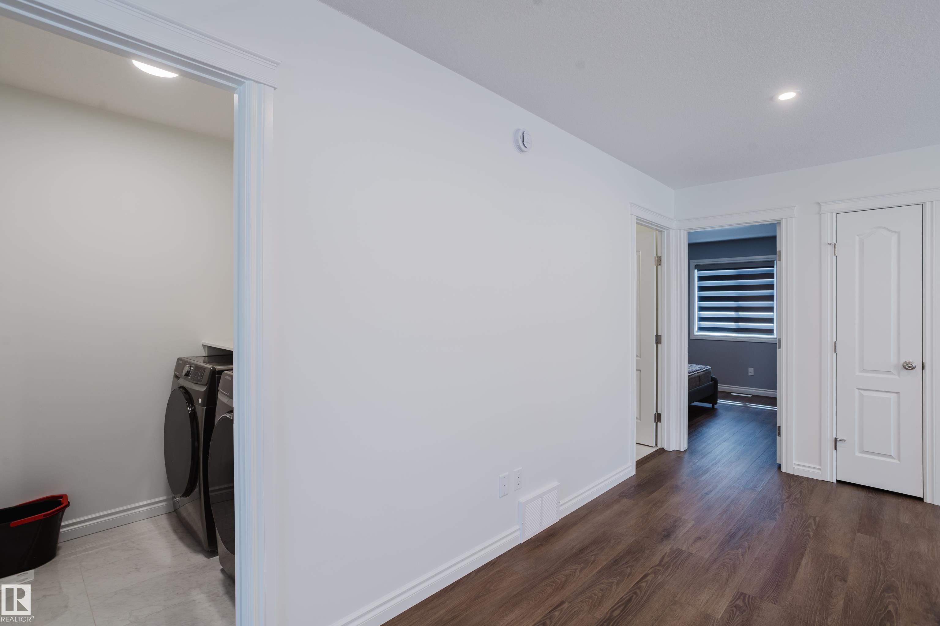 https://zimg.paragon.ice.com/ParagonImages/Property/PM/RAE/225398515/36/0/0/8f63f3d64312d5444c41f12b9097b710/1/cd7be74fa1fdd7f2cda0ccc9c051d5b9/225398515-ada4fbf8-d974-41d5-b339-93be0abb3ab6.JPG