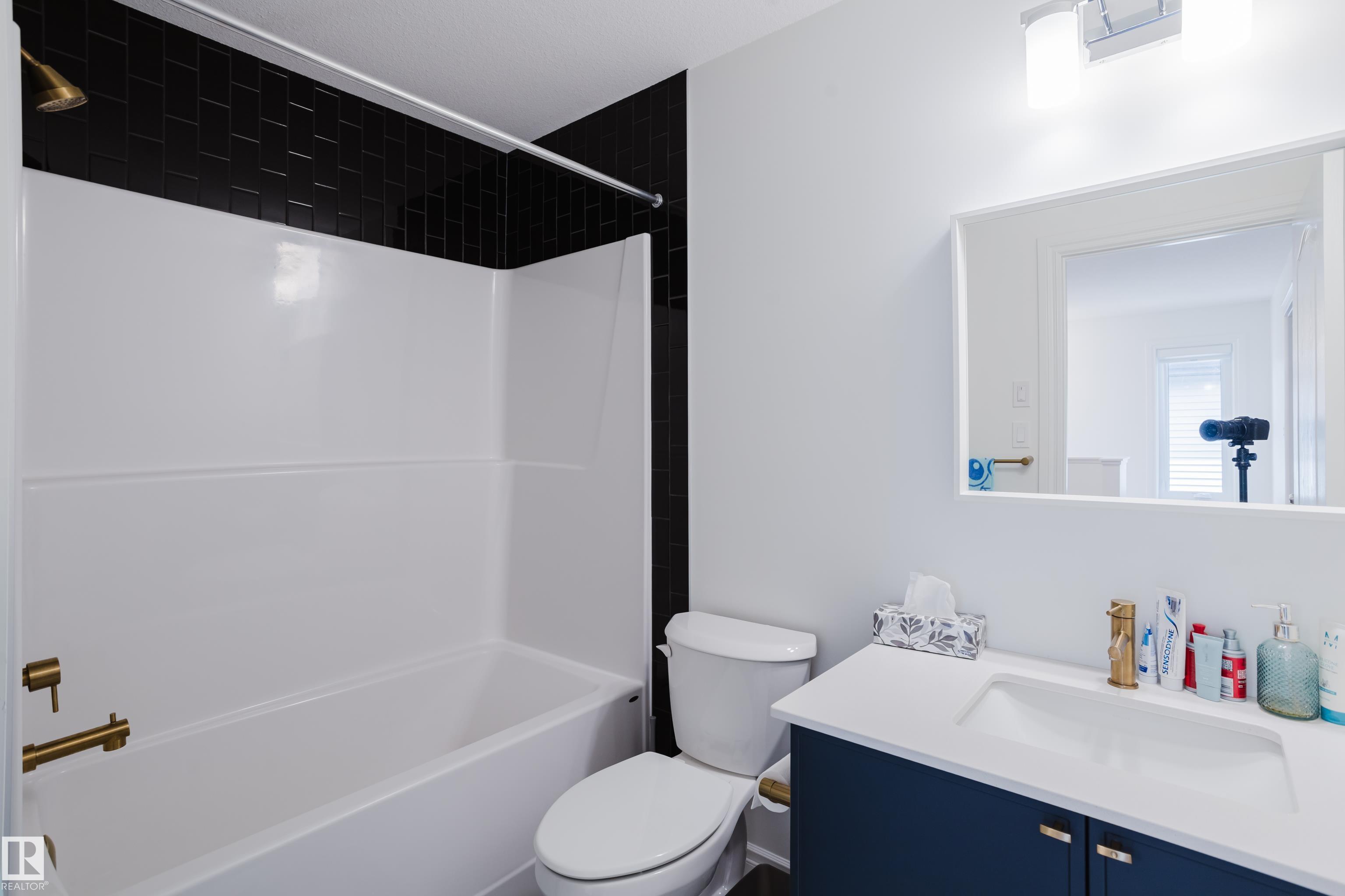 https://zimg.paragon.ice.com/ParagonImages/Property/PM/RAE/225398515/42/0/0/09df132eeef26ce94a5a40495e3bddb6/1/cd7be74fa1fdd7f2cda0ccc9c051d5b9/225398515-a0b1acb3-3ab7-418c-9f01-8d7029a49581.JPG