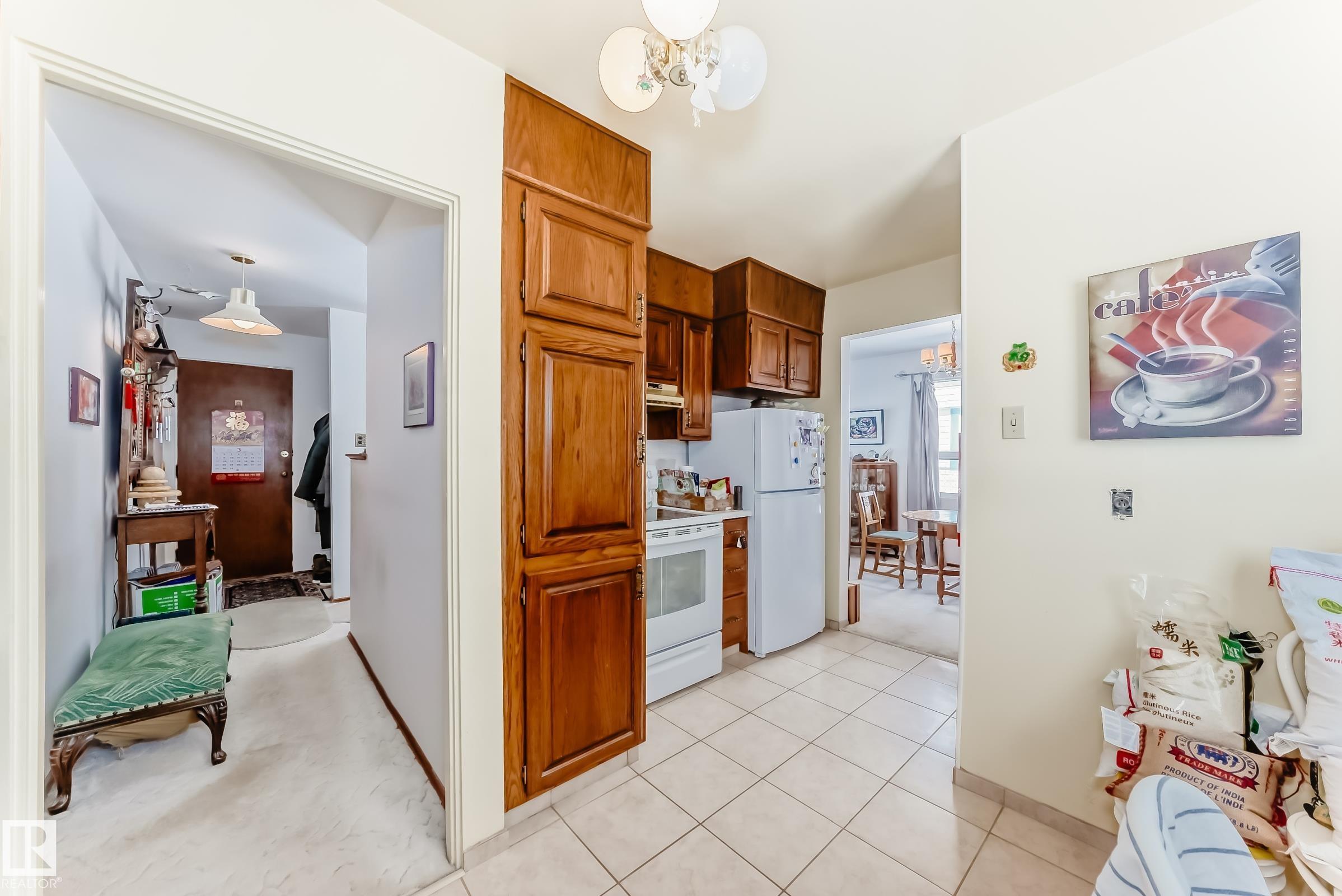 Photo 11 at 12237 135 Street NW, Dovercourt, Edmonton