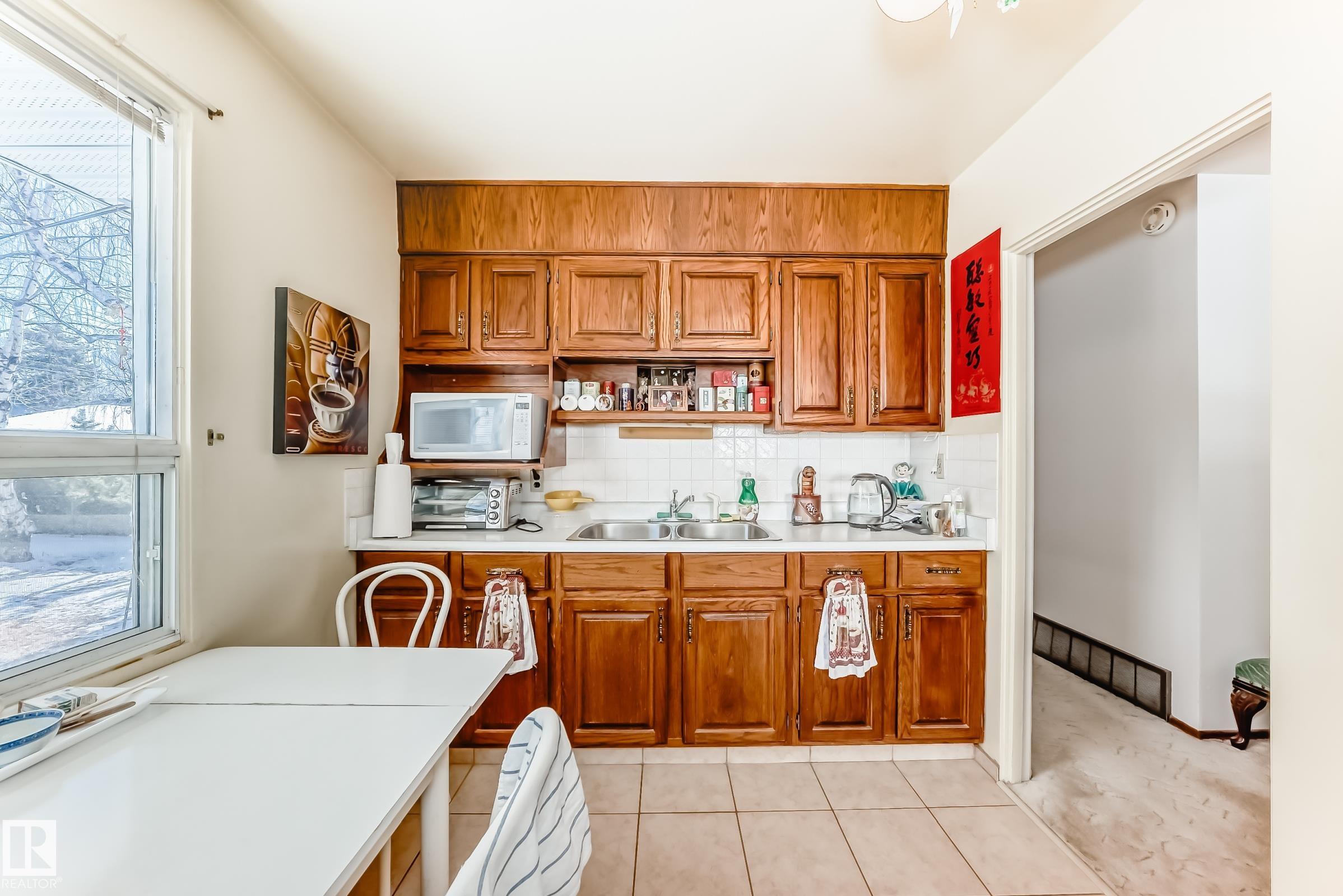 Photo 8 at 12237 135 Street NW, Dovercourt, Edmonton
