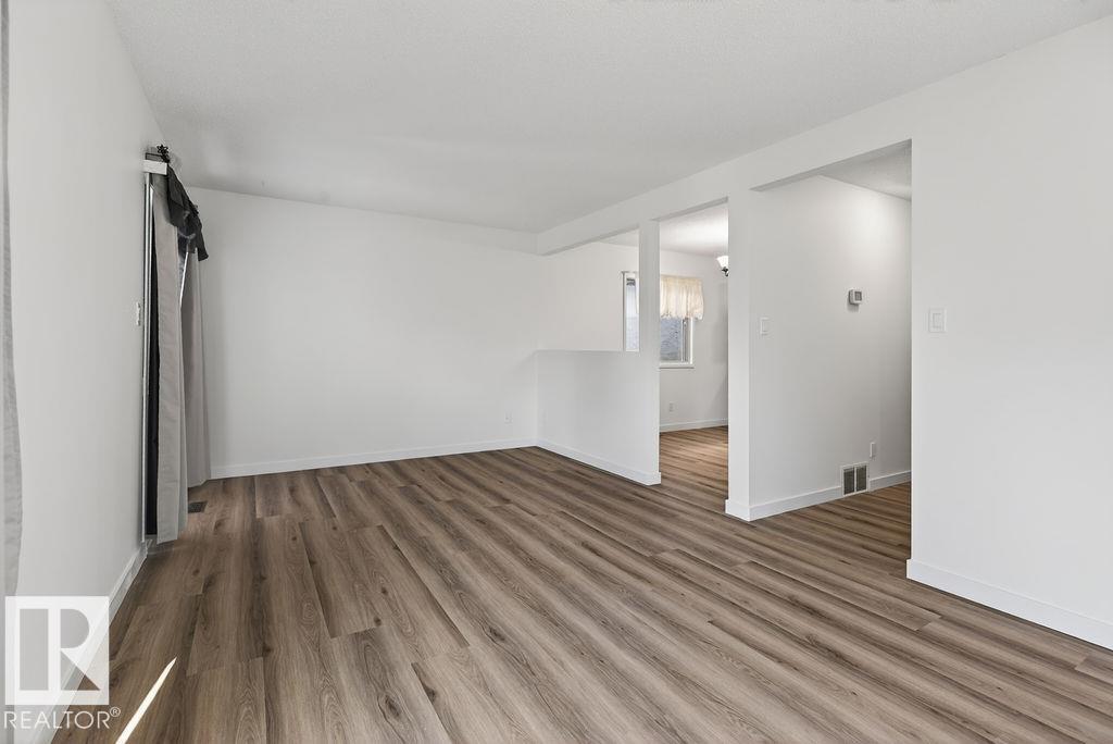 https://zimg.paragon.ice.com/ParagonImages/Property/PM/RAE/225398533/11/0/0/653e012c4e1d21f88ae250d28a4bdb98/1/48dc45a761745d8a8b3528d700a2d043/225398533-b1db95da-df68-434b-8ada-6e4f0014894f.JPG