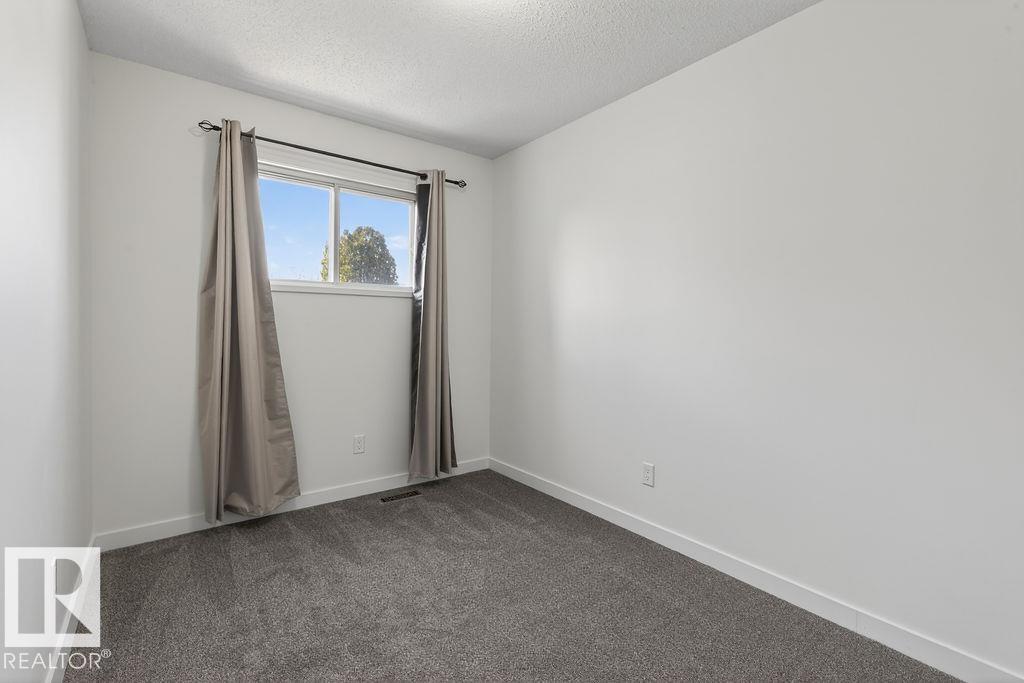 https://zimg.paragon.ice.com/ParagonImages/Property/PM/RAE/225398533/20/0/0/f36a3ad7c4ac936c187fb72283271be7/1/48dc45a761745d8a8b3528d700a2d043/225398533-acc4293b-d85b-4abe-9f68-a4f1407f18d2.JPG