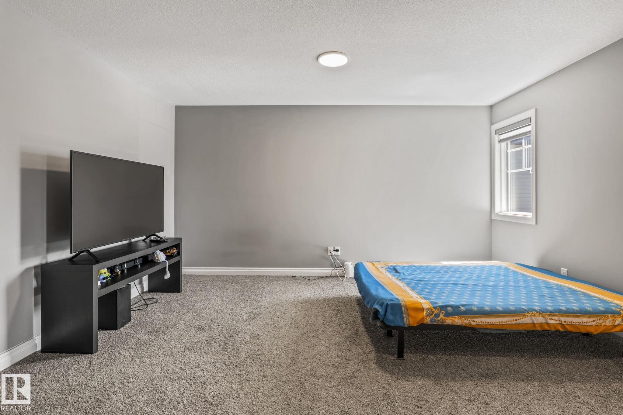 https://zimg.paragon.ice.com/ParagonImages/Property/PM/RAE/225398535/15/0/0/00d4e9d4e78527c059786e9fd453233d/1/3bf93b7fe31023d3d91f41b28776d3eb/225398535-213bb411-3437-40d1-9176-51fe7d582be1.JPG