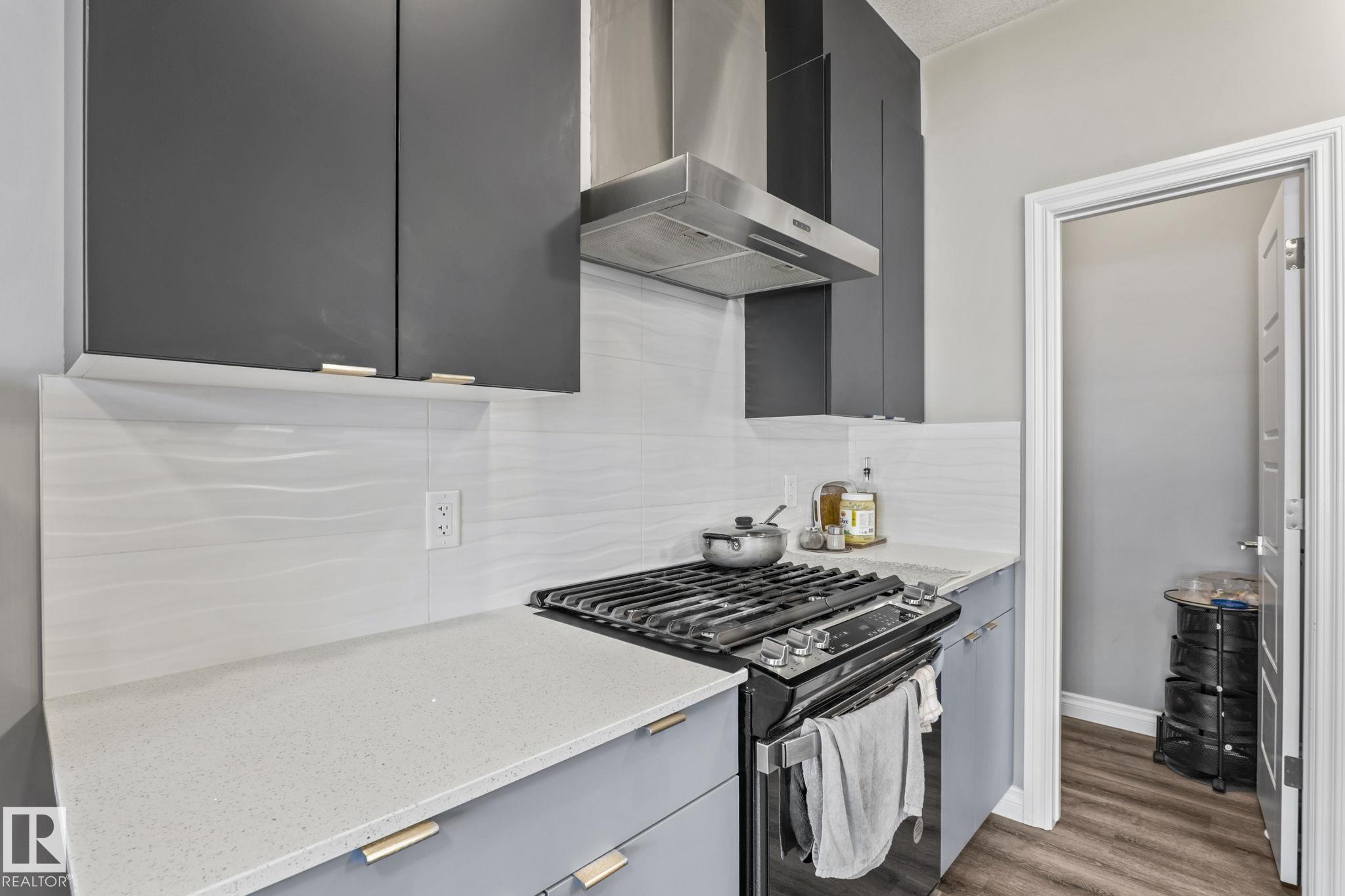 https://zimg.paragon.ice.com/ParagonImages/Property/PM/RAE/225398535/9/0/0/3060a5b28d8d00dce45e013fac95a995/1/3bf93b7fe31023d3d91f41b28776d3eb/225398535-77c7c754-172a-4a71-ba30-64ebc47a3f7d.JPG