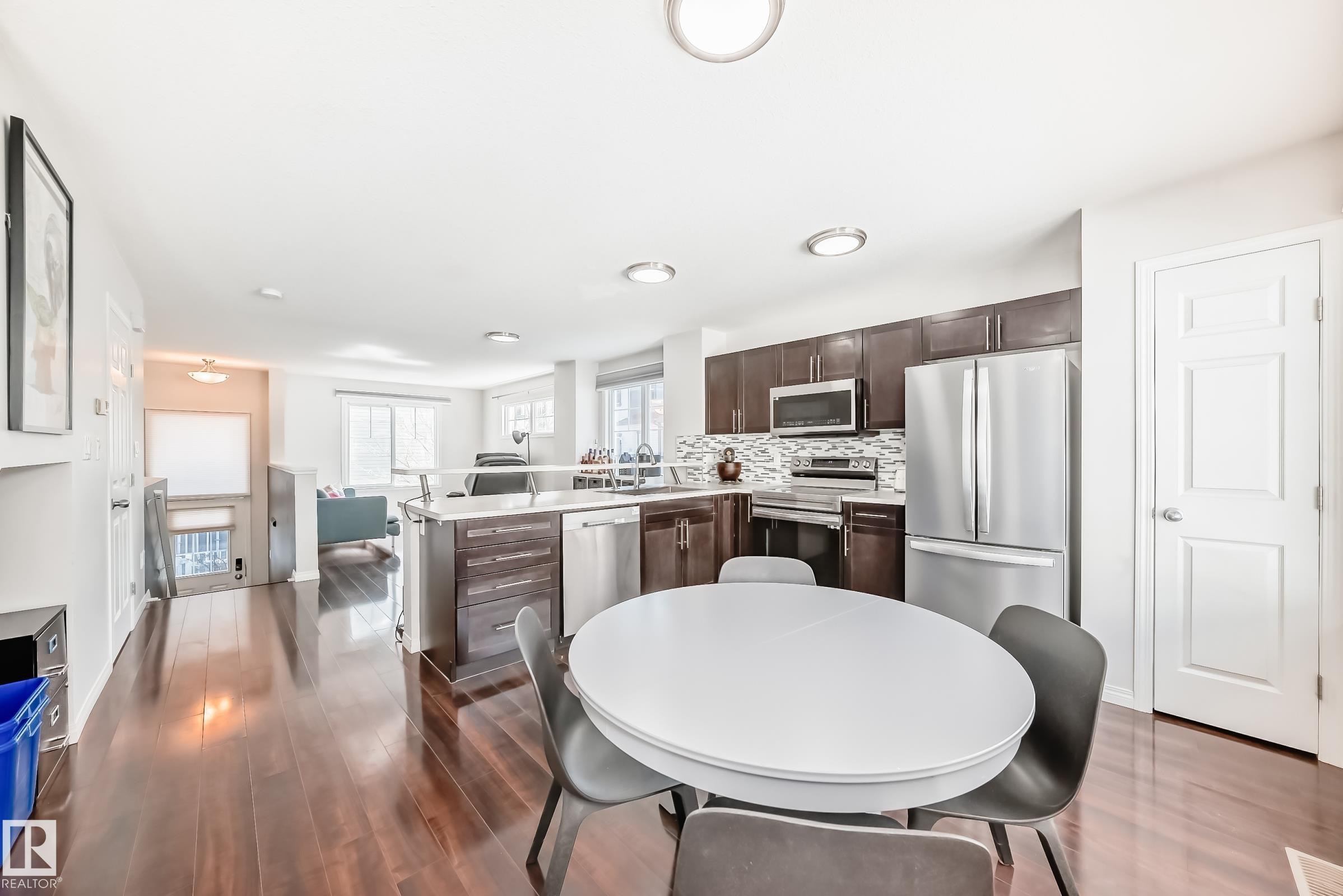 https://zimg.paragon.ice.com/ParagonImages/Property/PM/RAE/225398536/14/0/0/b81f633a674931aaca60eb2603196fcb/1/0949784ecf96b1daf5dbd56c09615d12/225398536-4ccd950c-798d-4847-b746-6a782b82acdc.JPG