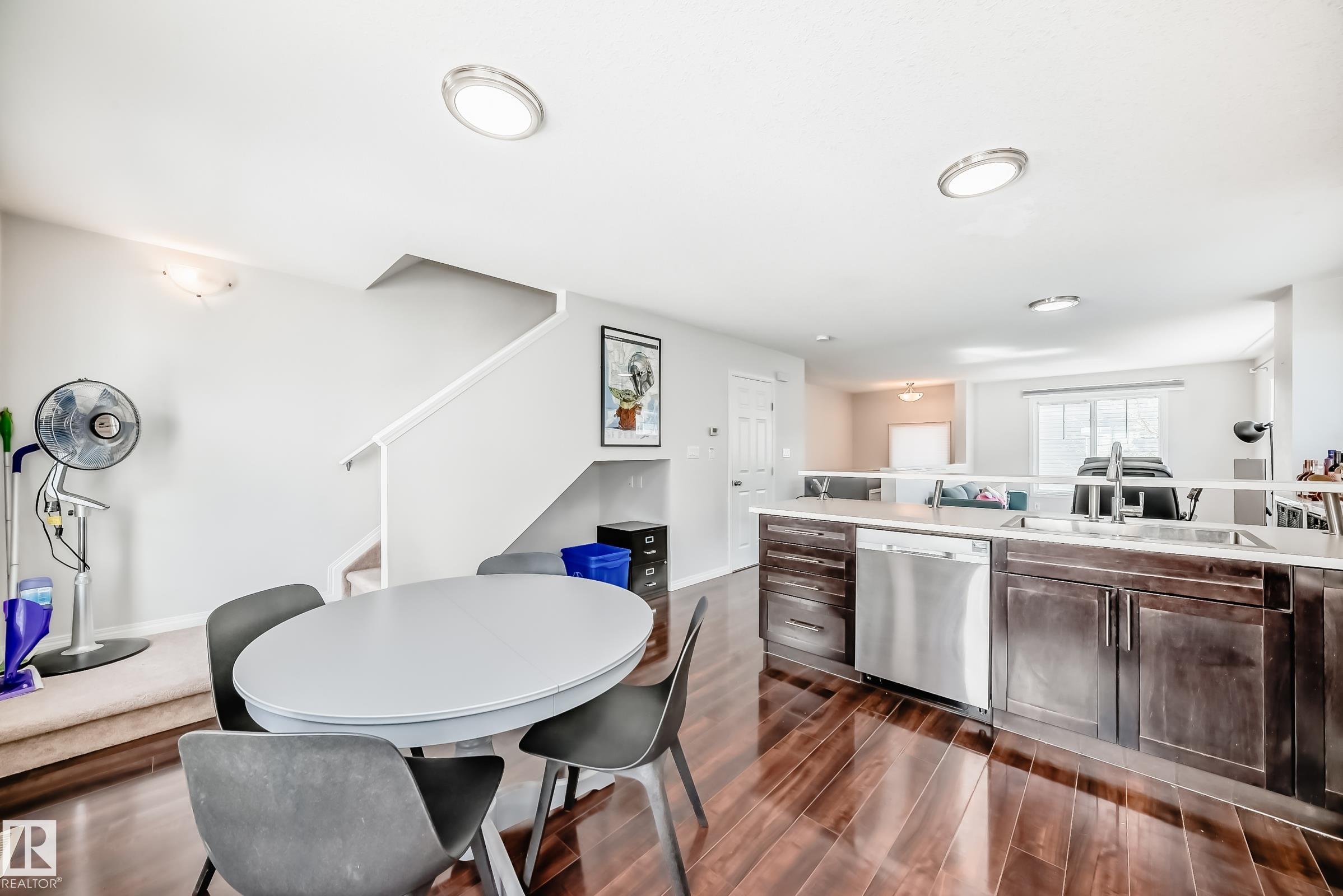 https://zimg.paragon.ice.com/ParagonImages/Property/PM/RAE/225398536/15/0/0/ad182873f61edbe89535207ae8f1da44/1/0949784ecf96b1daf5dbd56c09615d12/225398536-a791091b-afff-402c-bae9-1c09b82e1c2f.JPG