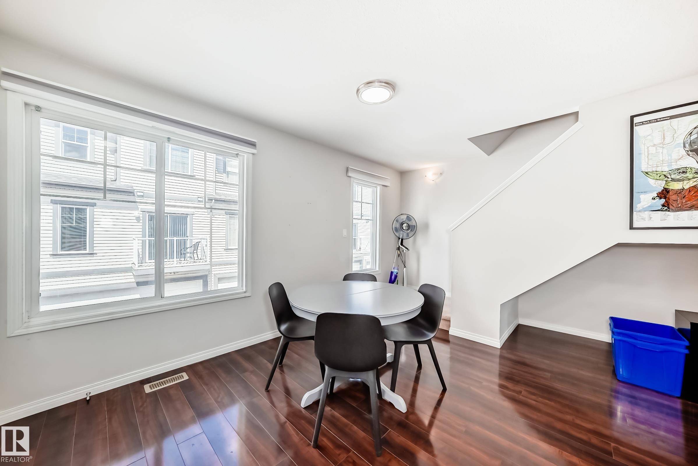 https://zimg.paragon.ice.com/ParagonImages/Property/PM/RAE/225398536/16/0/0/07a6ad280157e816f9301e8cc9826b65/1/0949784ecf96b1daf5dbd56c09615d12/225398536-c20e8825-8f6d-491b-87dd-030cc570cdb4.JPG