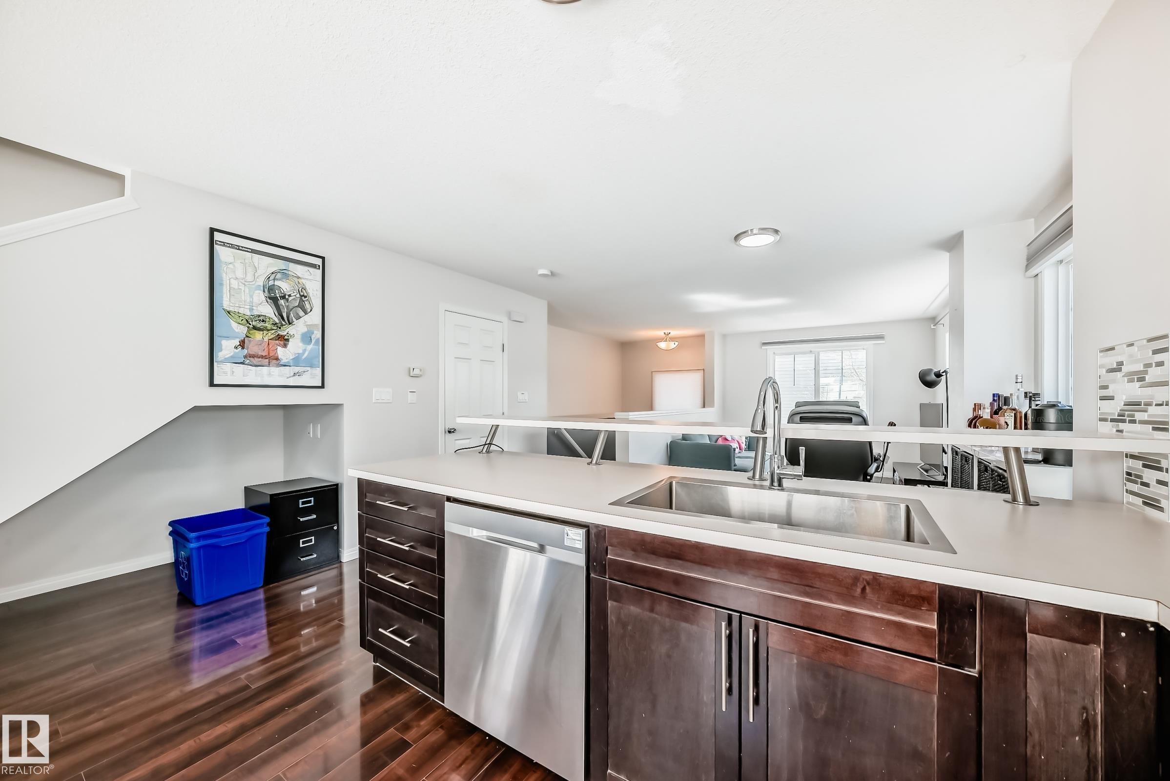 https://zimg.paragon.ice.com/ParagonImages/Property/PM/RAE/225398536/19/0/0/ec8e31c03e43c2ef13e507885819c920/1/0949784ecf96b1daf5dbd56c09615d12/225398536-53eac6db-2696-4d2b-b35f-cd76a3e57fa6.JPG