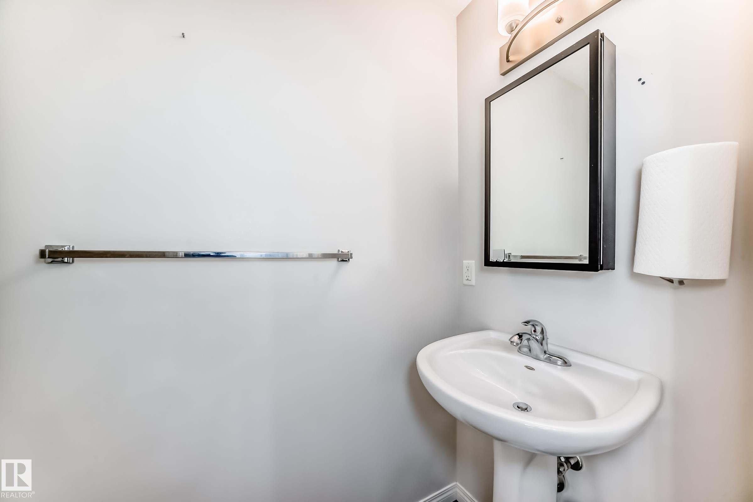 https://zimg.paragon.ice.com/ParagonImages/Property/PM/RAE/225398536/20/0/0/b6dcb47af0d60599a634d07ac9f60882/1/0949784ecf96b1daf5dbd56c09615d12/225398536-942c5c59-4a3d-43d4-972a-9b84203f0a4e.JPG