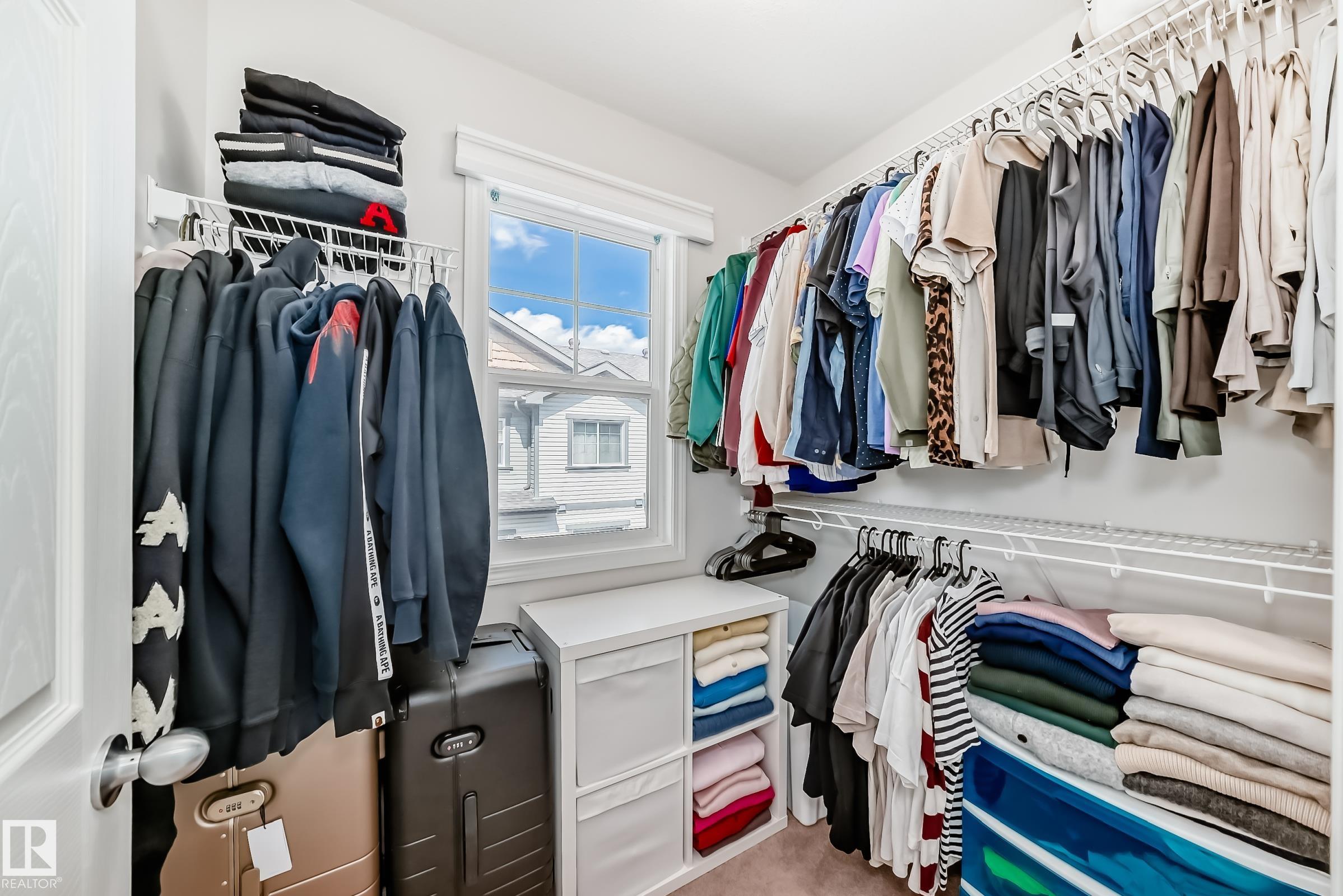 https://zimg.paragon.ice.com/ParagonImages/Property/PM/RAE/225398536/31/0/0/2eb01d08f793e37ad7e6ec8f1ca0f859/1/0949784ecf96b1daf5dbd56c09615d12/225398536-2f090910-0a32-4a06-93a7-201b6a563c79.JPG