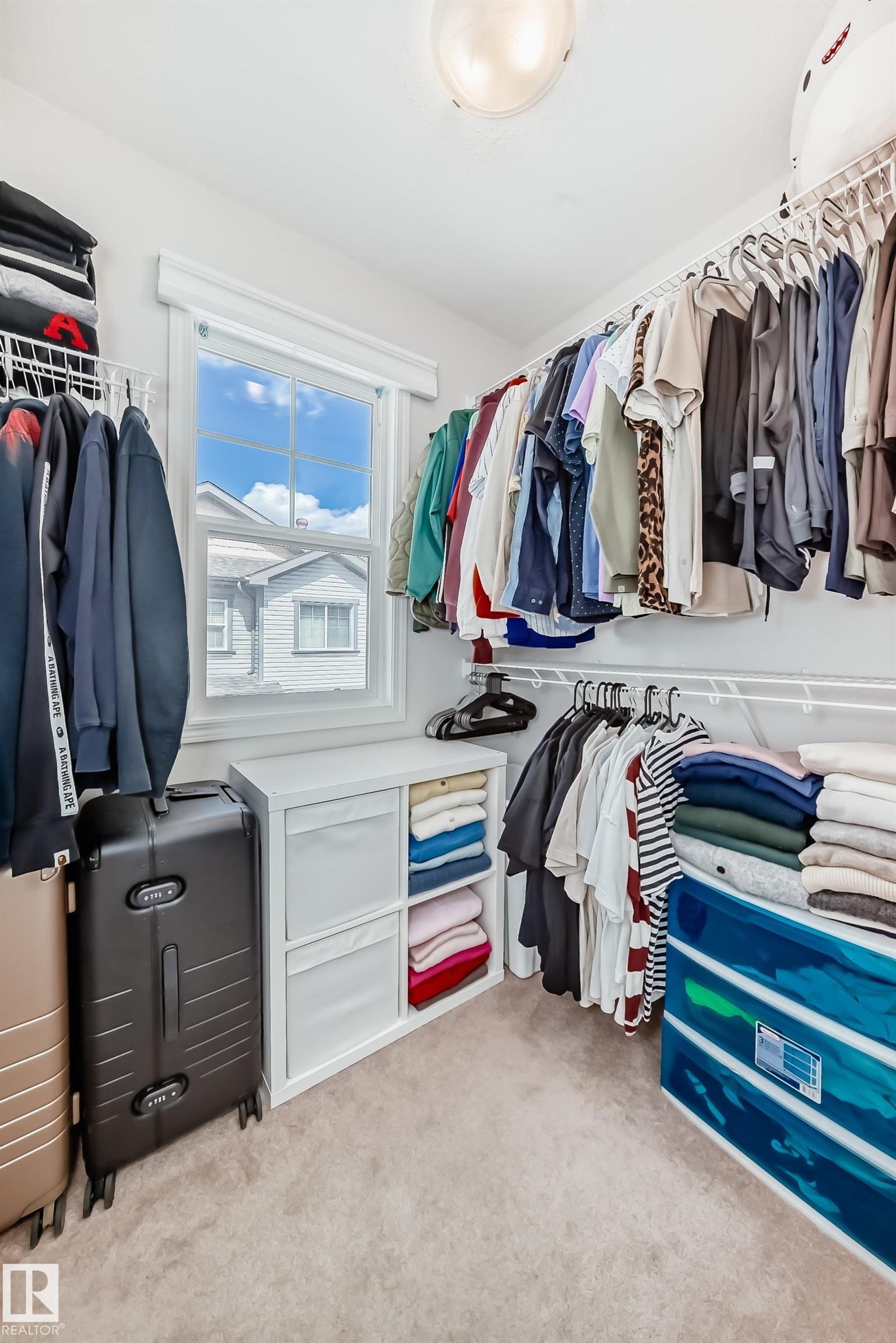 https://zimg.paragon.ice.com/ParagonImages/Property/PM/RAE/225398536/32/0/0/322683a39fde2f2116d5ba8a885d7575/1/0949784ecf96b1daf5dbd56c09615d12/225398536-25b06f2e-0ec5-4281-91f9-51c1a4db1b03.JPG