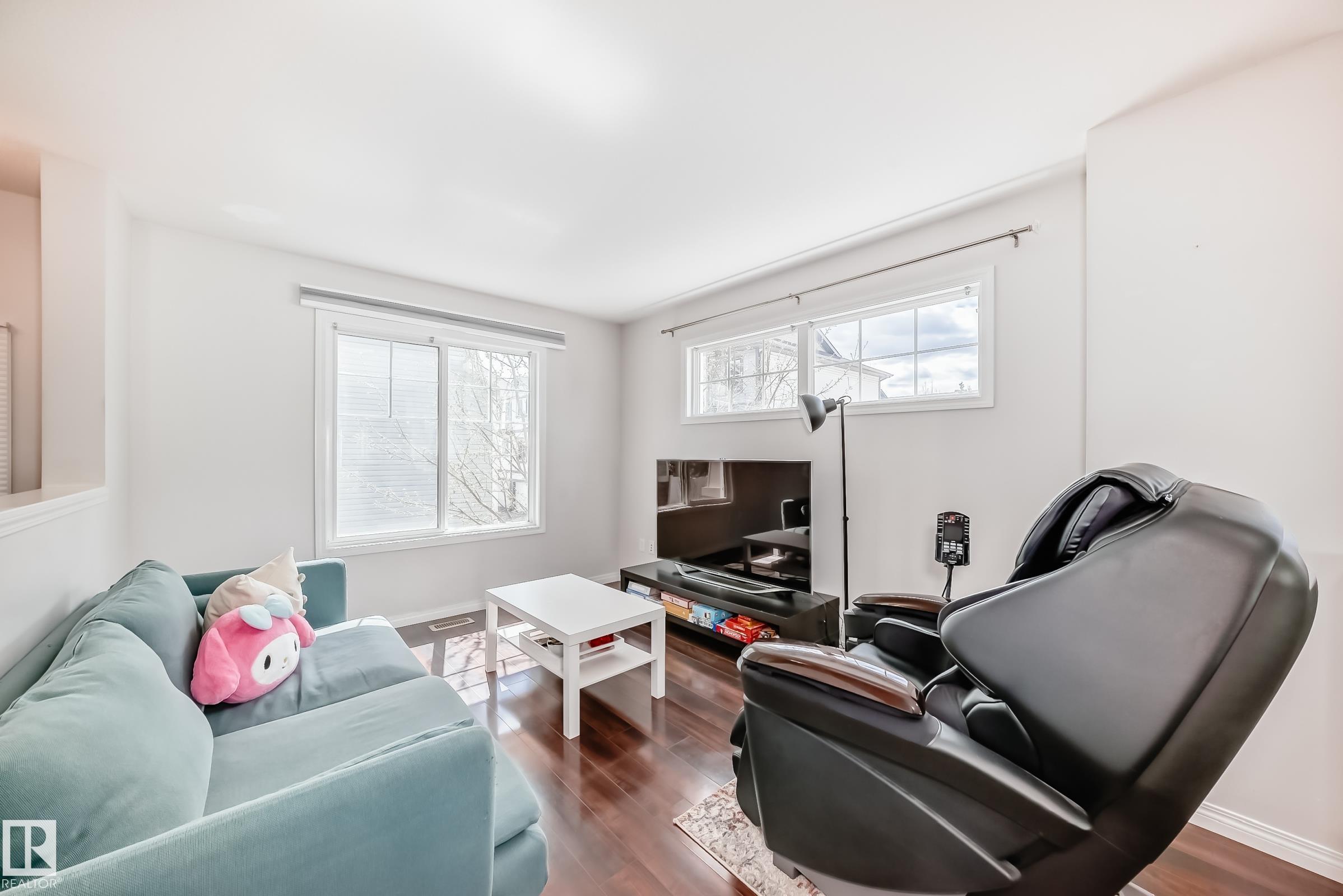 https://zimg.paragon.ice.com/ParagonImages/Property/PM/RAE/225398536/8/0/0/f7d59bfb8487042854910c9fd4d3279c/1/0949784ecf96b1daf5dbd56c09615d12/225398536-a99c51c3-485a-496a-854c-b546609fd082.JPG
