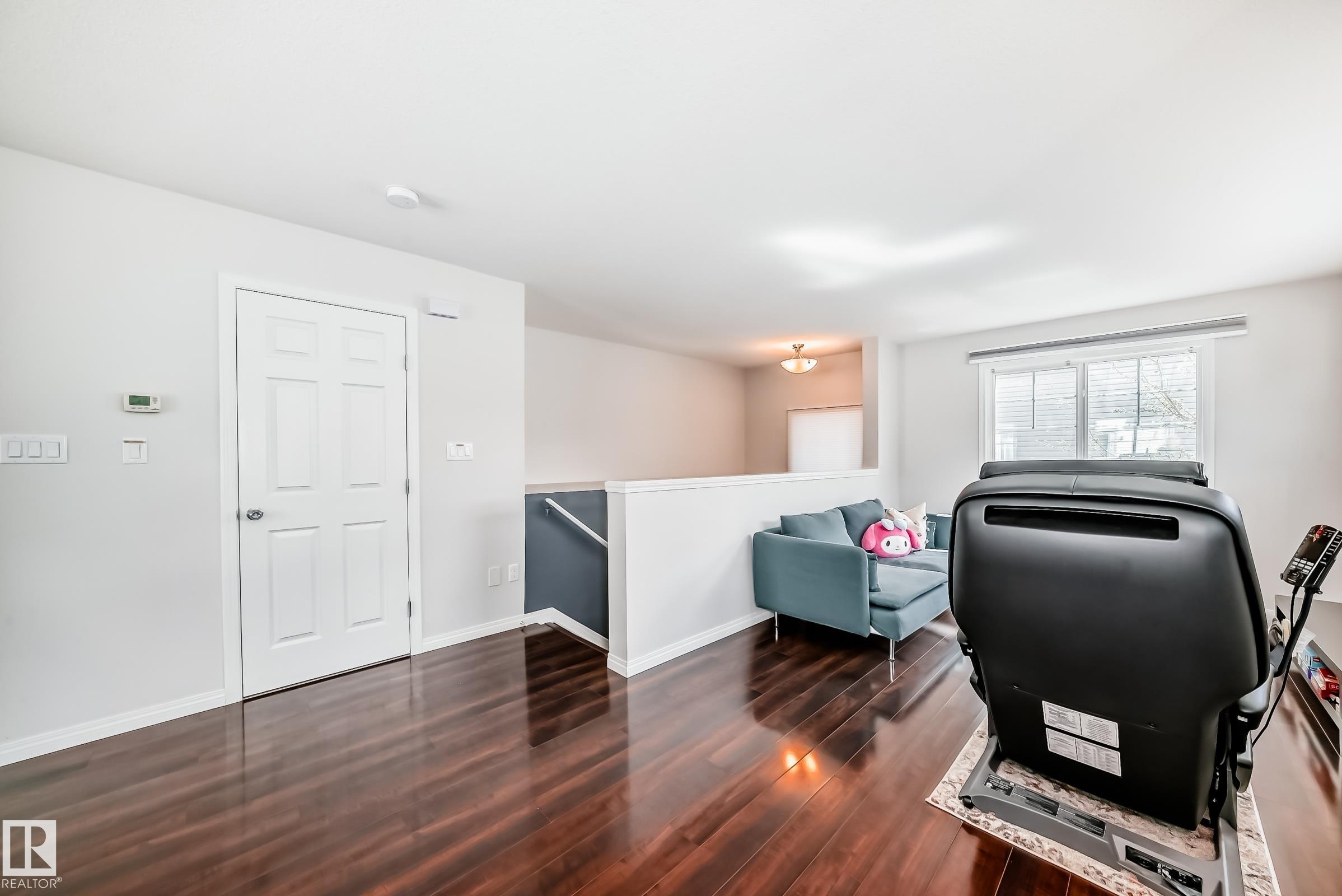 https://zimg.paragon.ice.com/ParagonImages/Property/PM/RAE/225398536/9/0/0/a43e3e77f772c65bddba0a2e914e1a96/1/0949784ecf96b1daf5dbd56c09615d12/225398536-6f99697f-5400-410f-b763-1d7105c44948.JPG