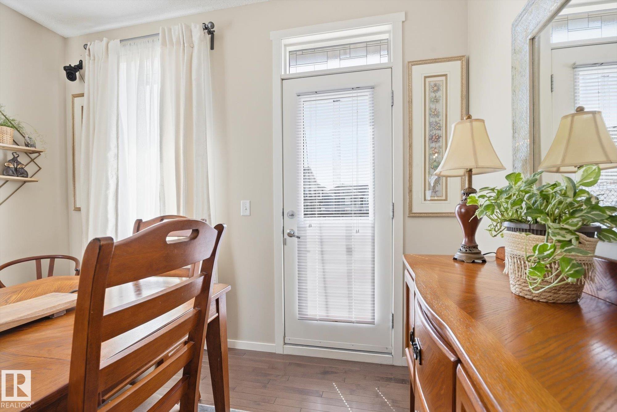 https://zimg.paragon.ice.com/ParagonImages/Property/PM/RAE/225398551/18/0/0/e7e06b09f4629b47006b24ac9ddee1c3/1/e0d0a3b3b0ddf5981115cc40c65d2863/225398551-c807ec3c-ccd1-495b-aa04-82235be6b03b.JPG