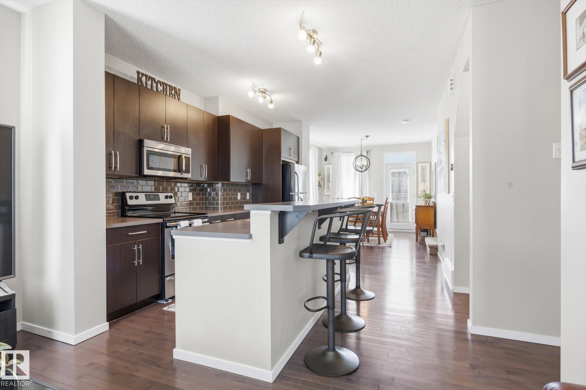 https://zimg.paragon.ice.com/ParagonImages/Property/PM/RAE/225398551/9/0/0/4011f6da2327c0abc6325c162518e4e5/1/e0d0a3b3b0ddf5981115cc40c65d2863/225398551-bf65af26-59d5-4df1-b38a-ac4134322f52.JPG