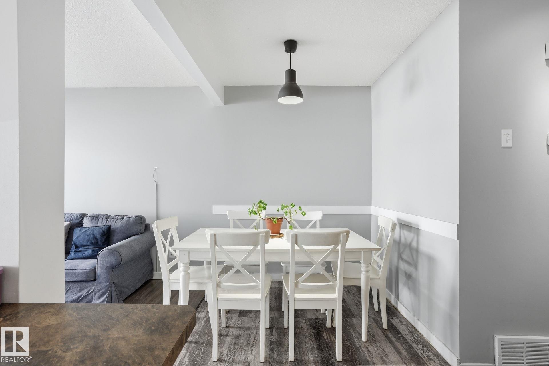 https://zimg.paragon.ice.com/ParagonImages/Property/PM/RAE/225398555/11/0/0/61c66772b585c76a5d353011e7b6bc7e/1/5052c391c5462fa2d7ca411862820800/225398555-2979f0b1-f916-4299-8e06-52d2549963b8.JPG