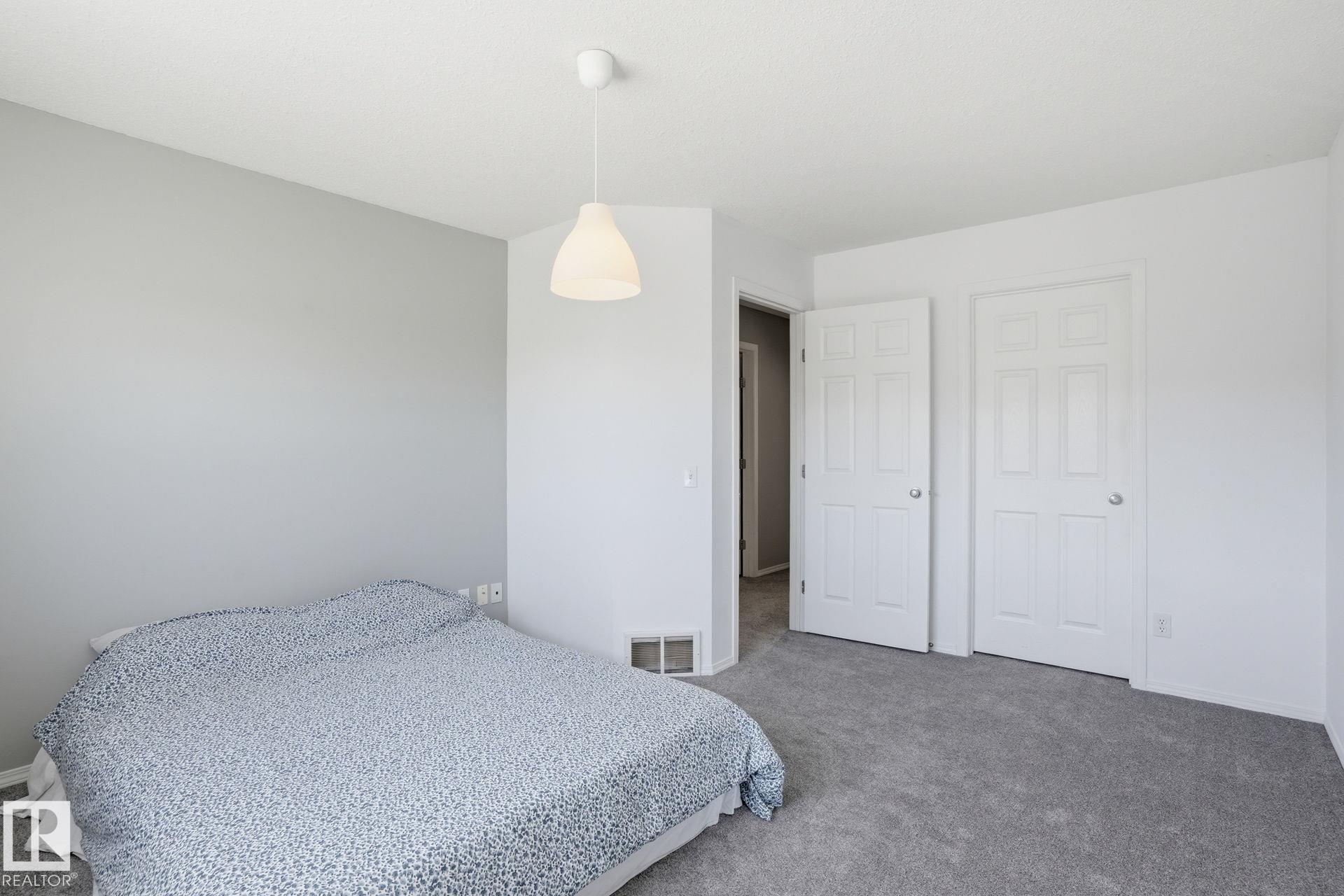 https://zimg.paragon.ice.com/ParagonImages/Property/PM/RAE/225398555/14/0/0/e7e51999d6d747c91c7d50624c7a6be4/1/5052c391c5462fa2d7ca411862820800/225398555-a9ec5b96-48b6-4602-a58b-98109329ecab.JPG