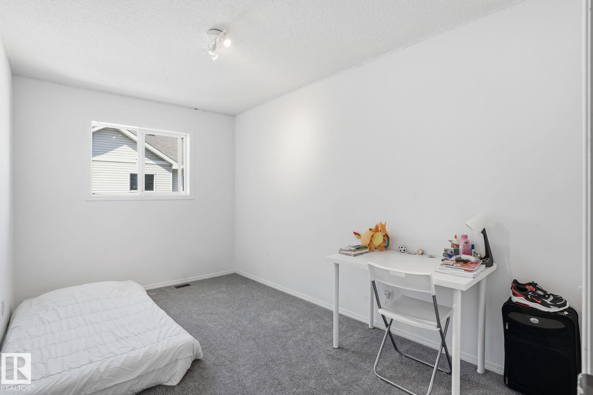 https://zimg.paragon.ice.com/ParagonImages/Property/PM/RAE/225398555/16/0/0/4b13678b260230c874b70ad3fcdf36e7/1/5052c391c5462fa2d7ca411862820800/225398555-661741f4-45f8-46fd-88c2-c57d3c560879.JPG