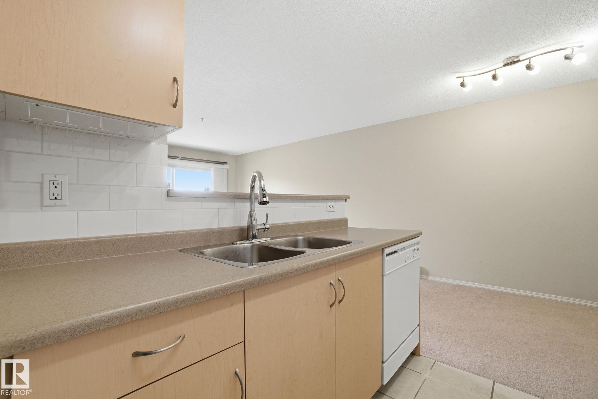 https://zimg.paragon.ice.com/ParagonImages/Property/PM/RAE/225398563/10/0/0/af875a43ab0d638cd0918b2151aab3d0/1/71346634d0504e84c069a72571de7155/225398563-3da5847b-e56d-4fd8-8f34-37c2dfc5afdc.JPG