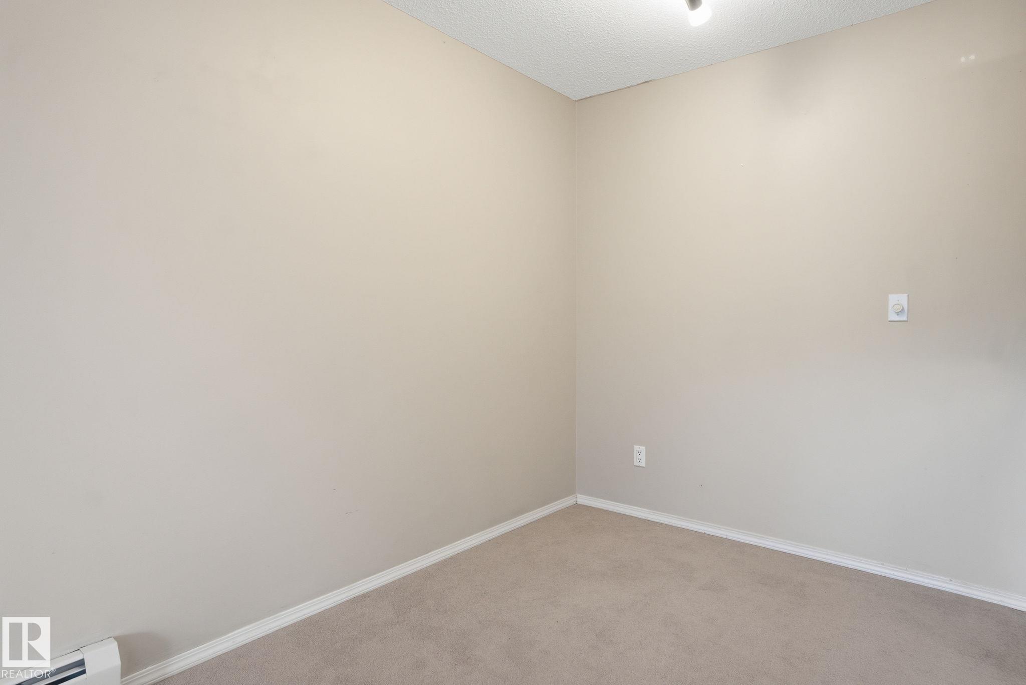https://zimg.paragon.ice.com/ParagonImages/Property/PM/RAE/225398563/14/0/0/316a690f106f5c449d8748f01b5a17a1/1/71346634d0504e84c069a72571de7155/225398563-3d84ac54-cd51-44df-a6cb-01d608accb9b.JPG