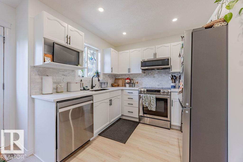 https://zimg.paragon.ice.com/ParagonImages/Property/PM/RAE/225398564/21/0/0/3e0ef83d54be502f2365af76a3fc32d2/1/807d99d0321211d918bc7e4dc677fb44/225398564-E4875AE0-BB30-4B27-A86D-464666739B50.JPG