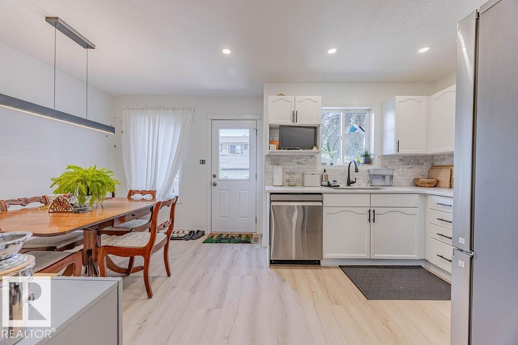 https://zimg.paragon.ice.com/ParagonImages/Property/PM/RAE/225398564/23/0/0/eadef57afa32e11d3c2a30dfed53a957/1/807d99d0321211d918bc7e4dc677fb44/225398564-F3017CE9-4999-4A98-97E6-CEBCB1C1F7CC.JPG
