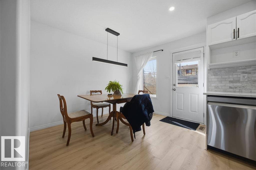 https://zimg.paragon.ice.com/ParagonImages/Property/PM/RAE/225398564/27/0/0/e69eaa6a8f3cfc45e0c84b6f399a431c/1/807d99d0321211d918bc7e4dc677fb44/225398564-8274EFF6-3E7B-4C82-8E16-CE2282C1BFEB.JPG