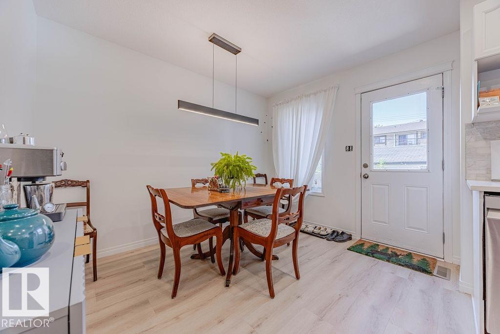 https://zimg.paragon.ice.com/ParagonImages/Property/PM/RAE/225398564/28/0/0/d4848cd96286b246e4ea145d6b959bc5/1/807d99d0321211d918bc7e4dc677fb44/225398564-749F49B7-2E68-490E-BF28-1CB595288270.JPG