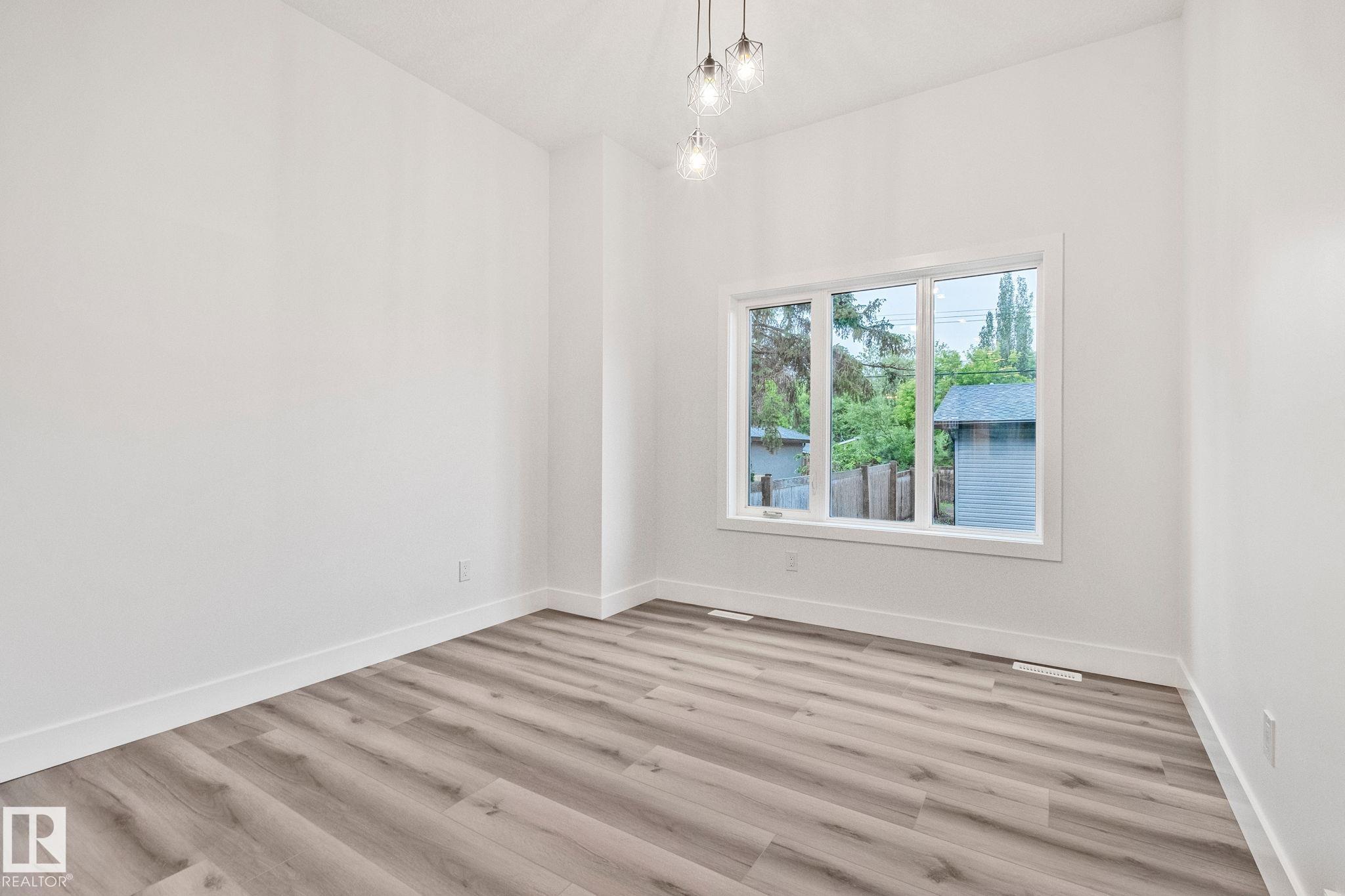 https://zimg.paragon.ice.com/ParagonImages/Property/PM/RAE/225398567/10/0/0/c31d39c9c3a9722b3abf6faece17b3ed/1/73e37f77e8ffd9b8bfe45a4449bf704a/225398567-BD0D0BC2-7A52-43D9-9F25-A4355B6416E1.JPG