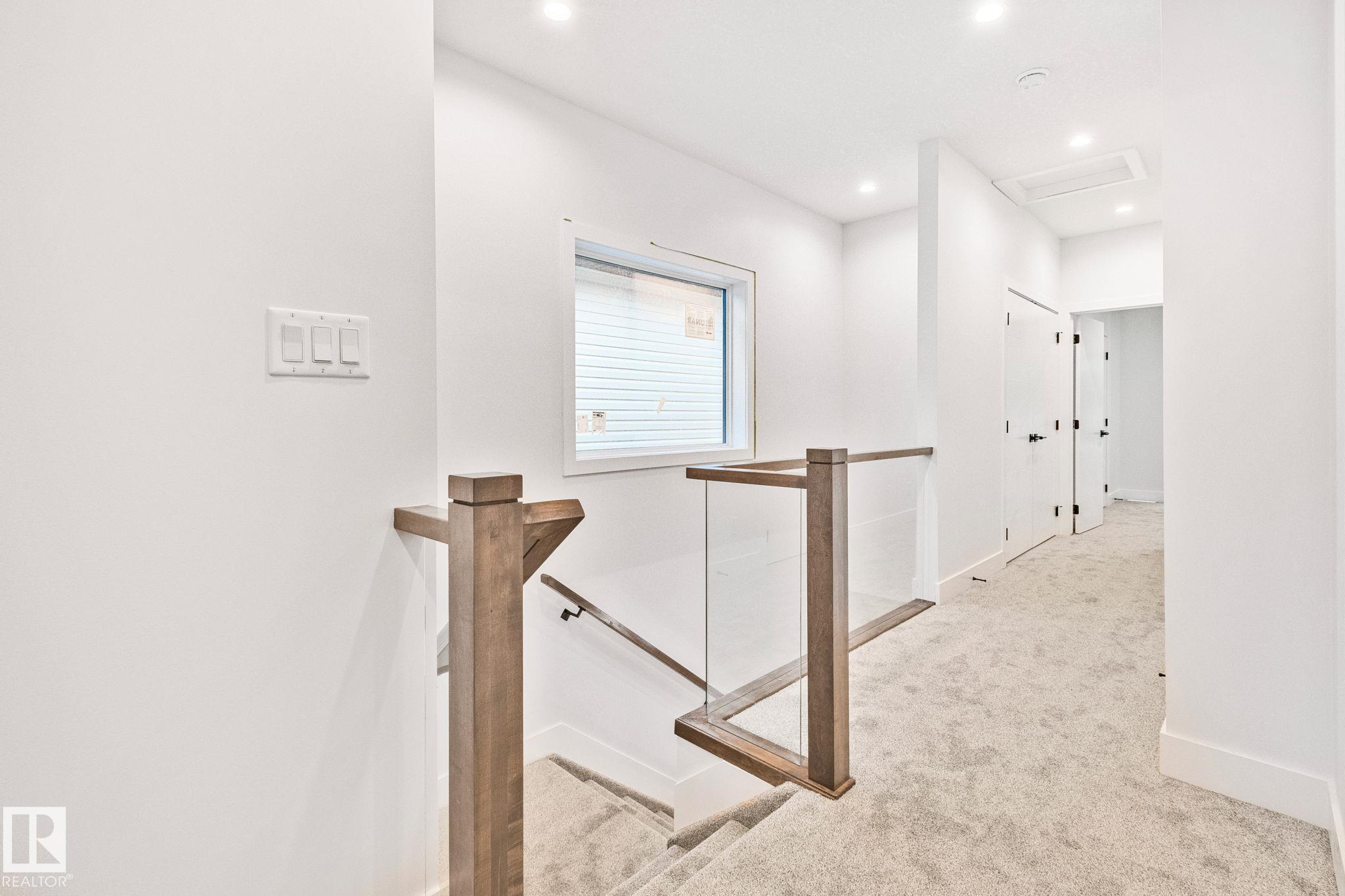 https://zimg.paragon.ice.com/ParagonImages/Property/PM/RAE/225398567/15/0/0/b0f559979a6ee45f9cb7030803bc76ee/1/73e37f77e8ffd9b8bfe45a4449bf704a/225398567-88822AA4-165D-49AA-8BDC-EEBF6CAEADC5.JPG