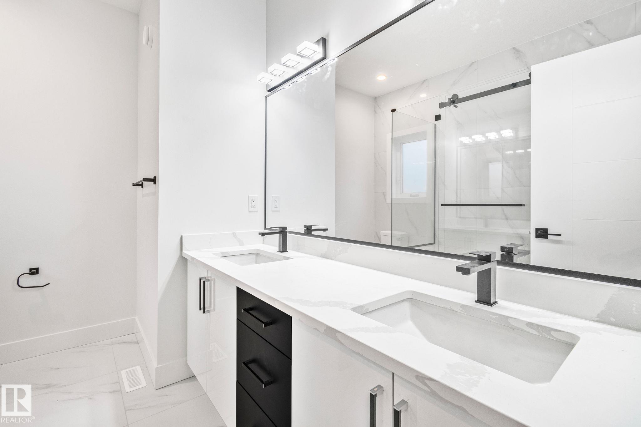 https://zimg.paragon.ice.com/ParagonImages/Property/PM/RAE/225398567/18/0/0/e0ab1b824765a94d302a24f1df1ad4f9/1/73e37f77e8ffd9b8bfe45a4449bf704a/225398567-C49DE10E-0FCD-4DBD-BA77-CD8B8C4539F7.JPG