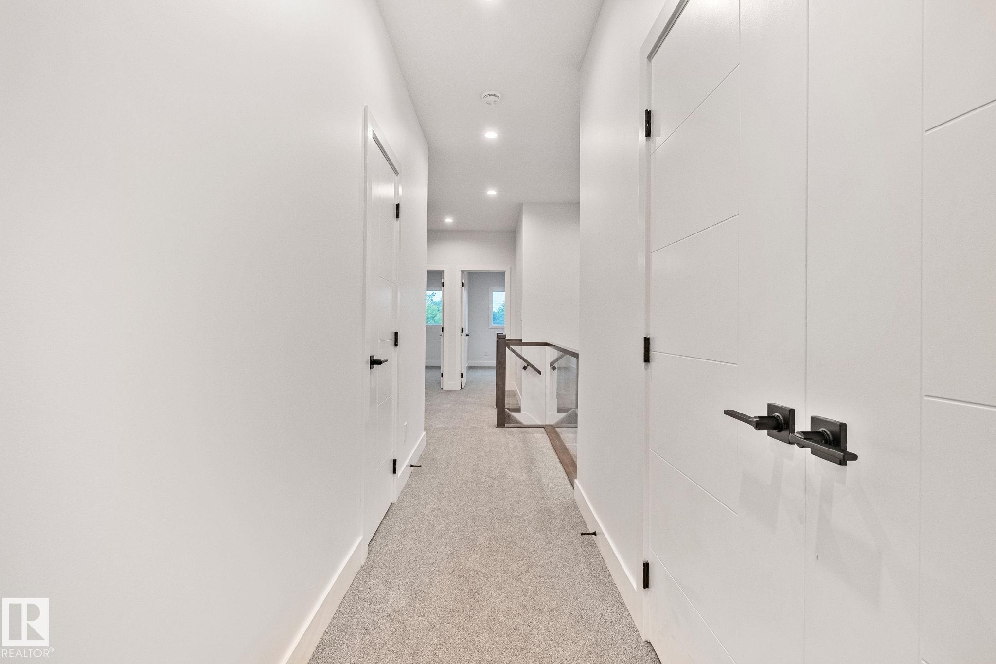 https://zimg.paragon.ice.com/ParagonImages/Property/PM/RAE/225398567/21/0/0/8f0a6c82ea3f3eafb647bd552762798a/1/73e37f77e8ffd9b8bfe45a4449bf704a/225398567-DC2FF4D6-DB97-4A2C-8DBA-E3D8EFD8B2F4.JPG