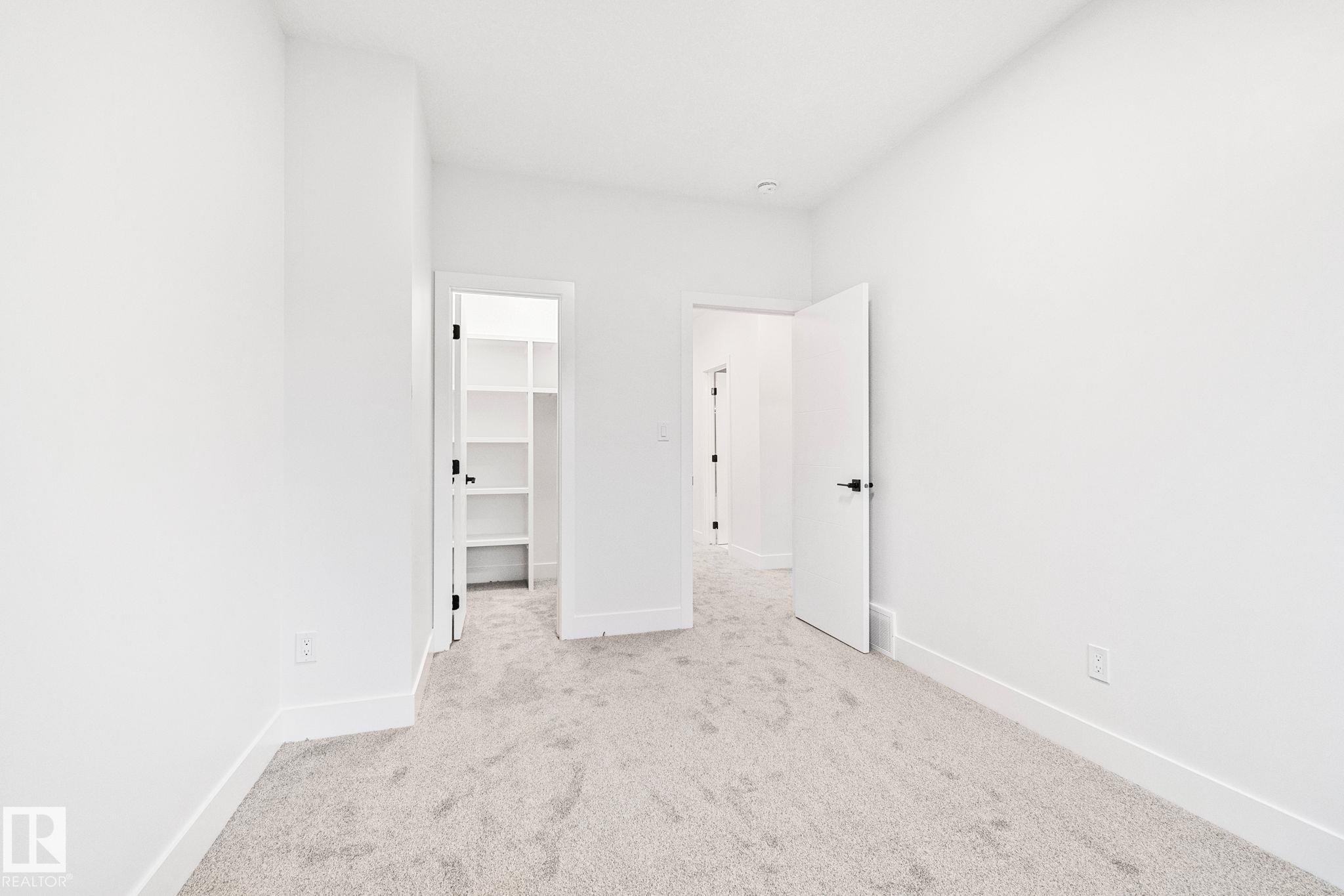 https://zimg.paragon.ice.com/ParagonImages/Property/PM/RAE/225398567/24/0/0/6b378499af64aea17aaa24b8cae80df1/1/73e37f77e8ffd9b8bfe45a4449bf704a/225398567-BC92F5AE-9912-4B6A-832A-BFA9D52BF662.JPG