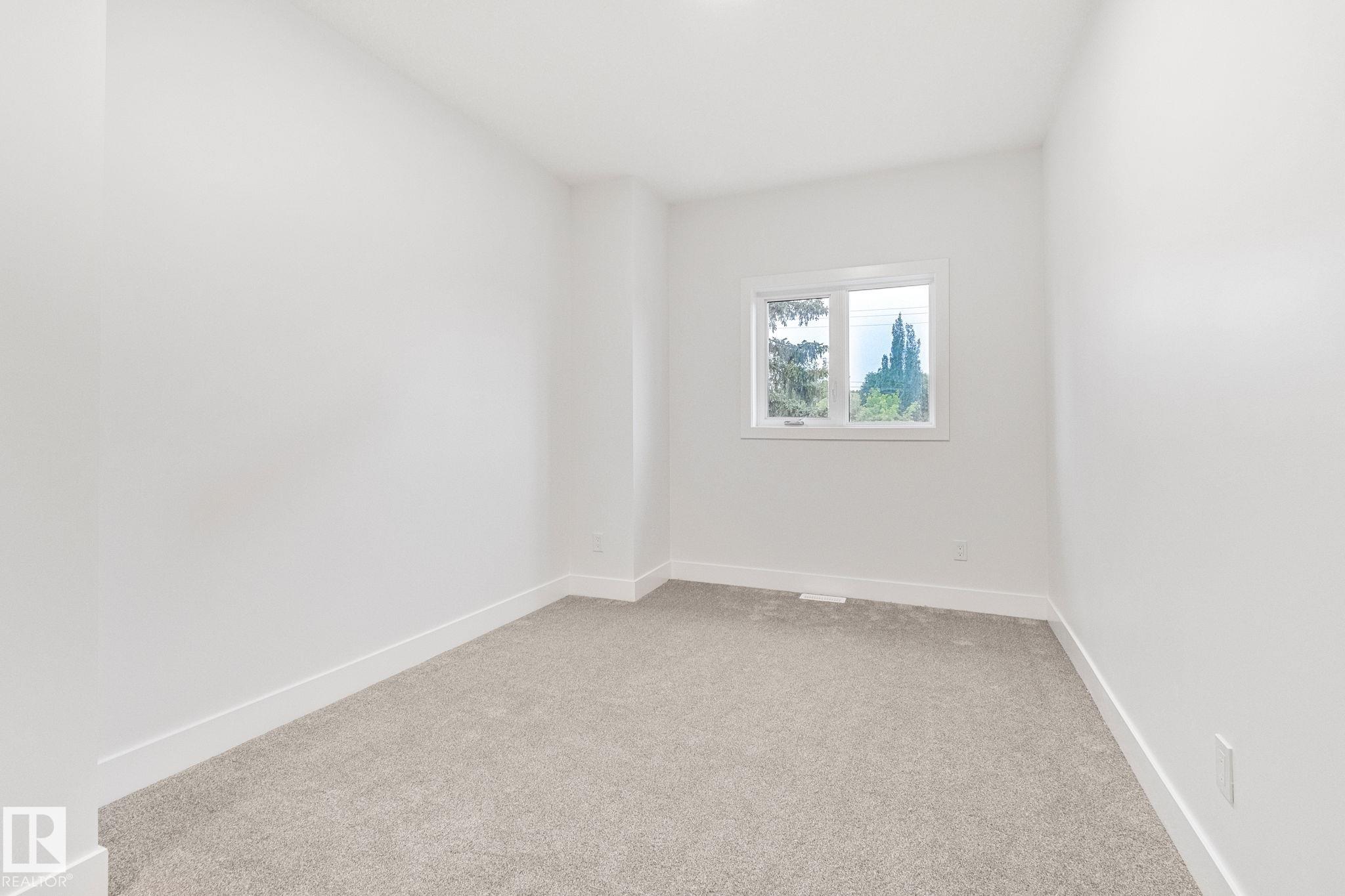 https://zimg.paragon.ice.com/ParagonImages/Property/PM/RAE/225398567/26/0/0/92866fde9313093f4e73599cb3ba8527/1/73e37f77e8ffd9b8bfe45a4449bf704a/225398567-FC7B1A63-E53B-4D92-AE25-A986A689FB85.JPG