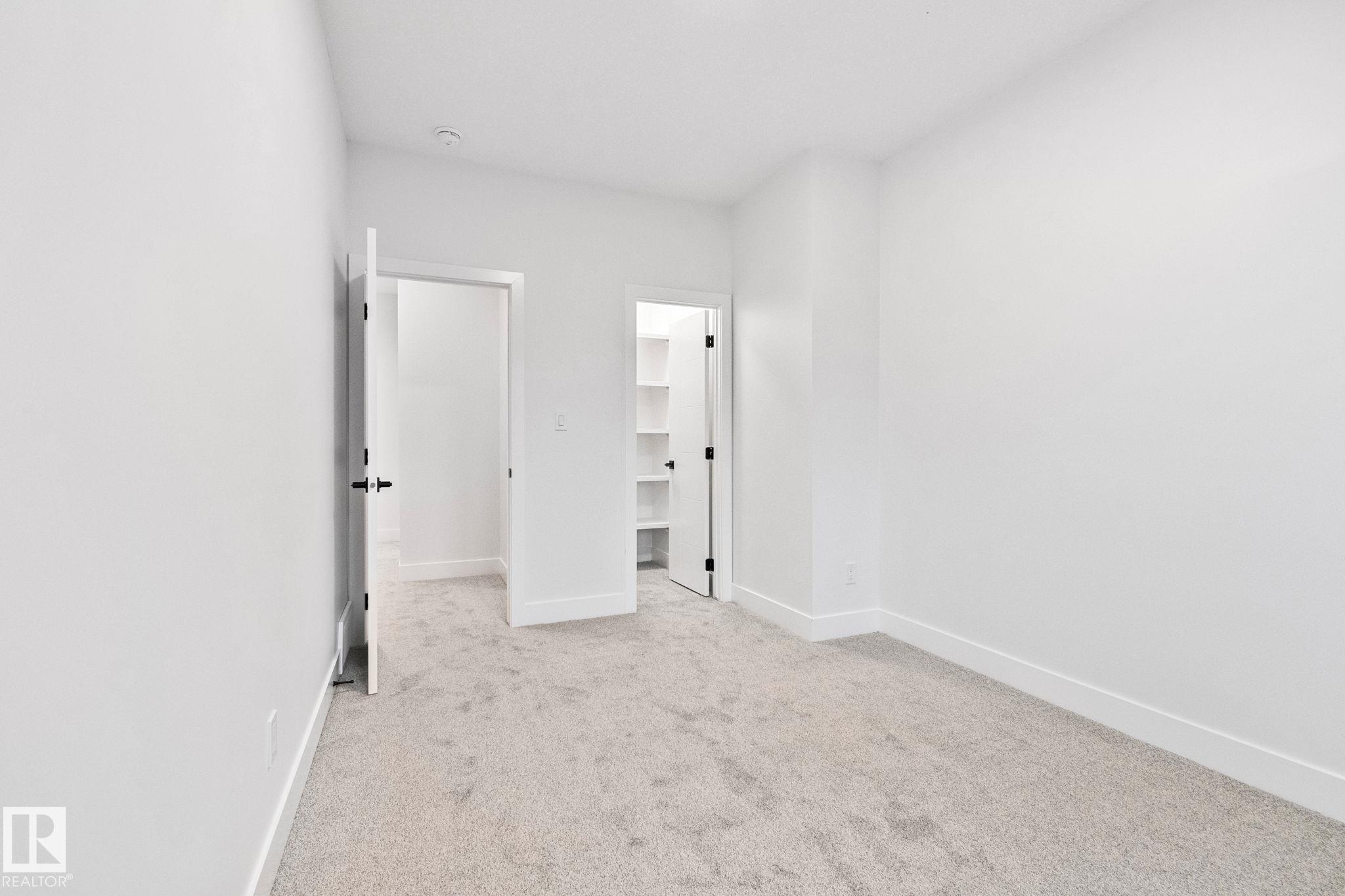 https://zimg.paragon.ice.com/ParagonImages/Property/PM/RAE/225398567/27/0/0/de9aef30ef0d761f19ab0402445eb699/1/73e37f77e8ffd9b8bfe45a4449bf704a/225398567-03F5CC62-B312-4F3B-9321-7D3D54C0A607.JPG