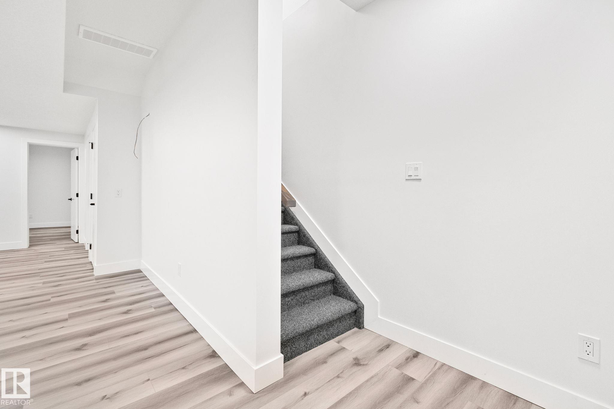 https://zimg.paragon.ice.com/ParagonImages/Property/PM/RAE/225398567/31/0/0/c9ed9e043a3b63b699049636c4972969/1/73e37f77e8ffd9b8bfe45a4449bf704a/225398567-65A4DE1A-071E-45DC-8BF4-60DBACB3EC3F.JPG
