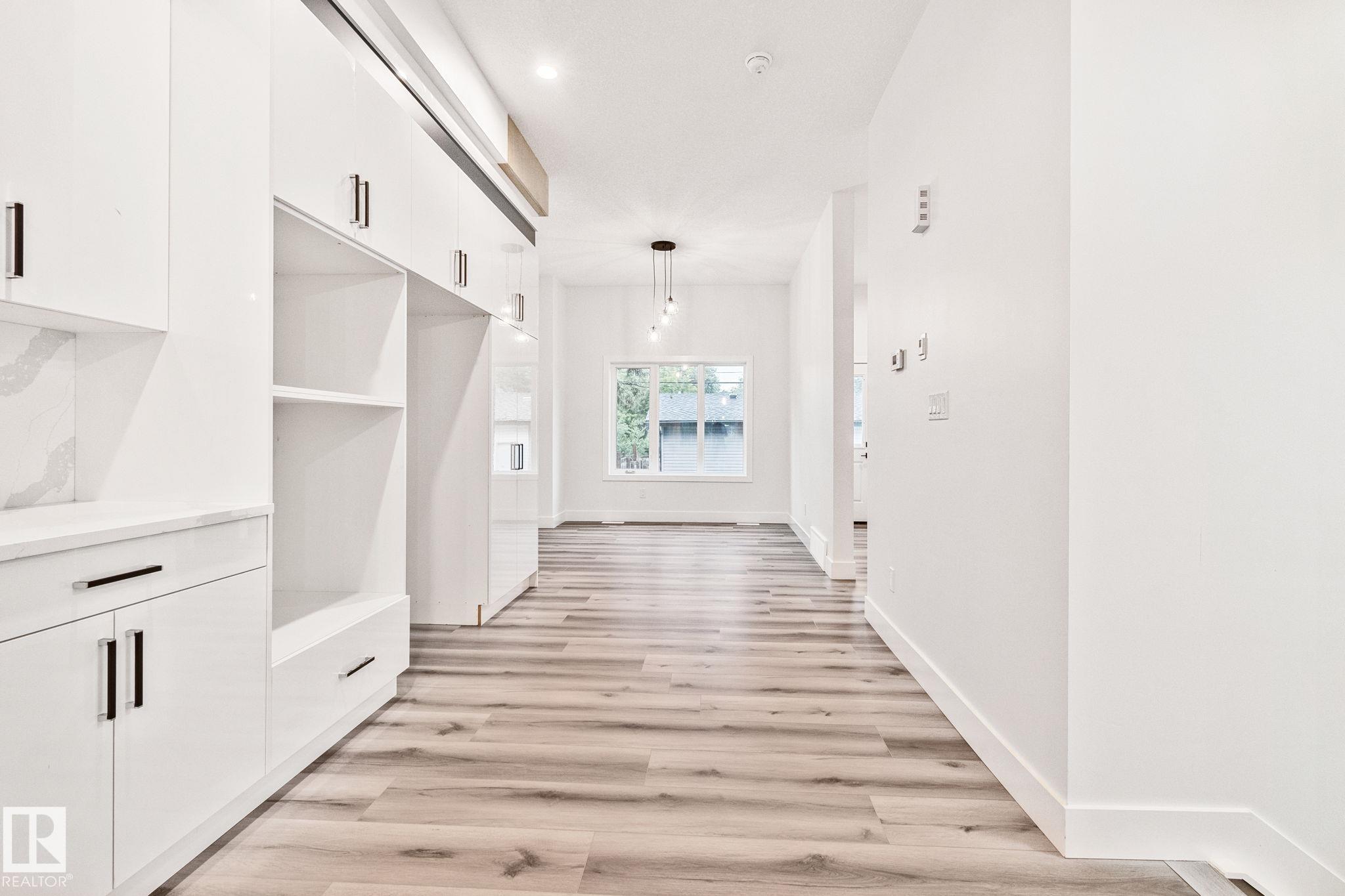 https://zimg.paragon.ice.com/ParagonImages/Property/PM/RAE/225398567/9/0/0/7ef4ee22f9ff00fe18287b6f8e531f32/1/73e37f77e8ffd9b8bfe45a4449bf704a/225398567-5670E774-ADD6-4D1F-BD0D-10C99BCCC542.JPG