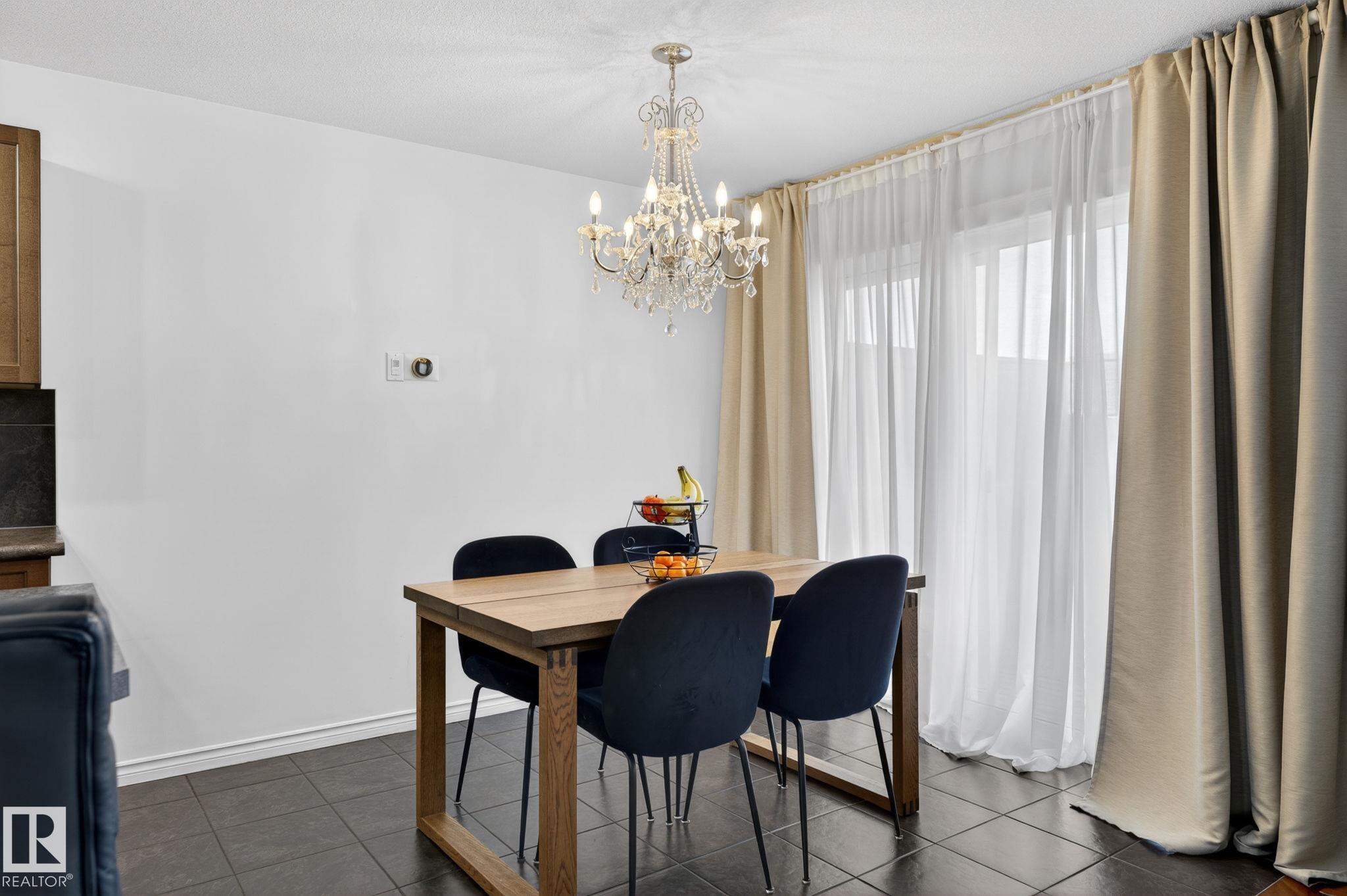 https://zimg.paragon.ice.com/ParagonImages/Property/PM/RAE/225398571/11/0/0/1d6bf97e2100402f1aef0b5342a9451f/1/f3b1b0ee7472bcaad3c6650f7c2e1389/225398571-f7599661-5cdb-4136-a8da-ed16c3aa5072.JPG