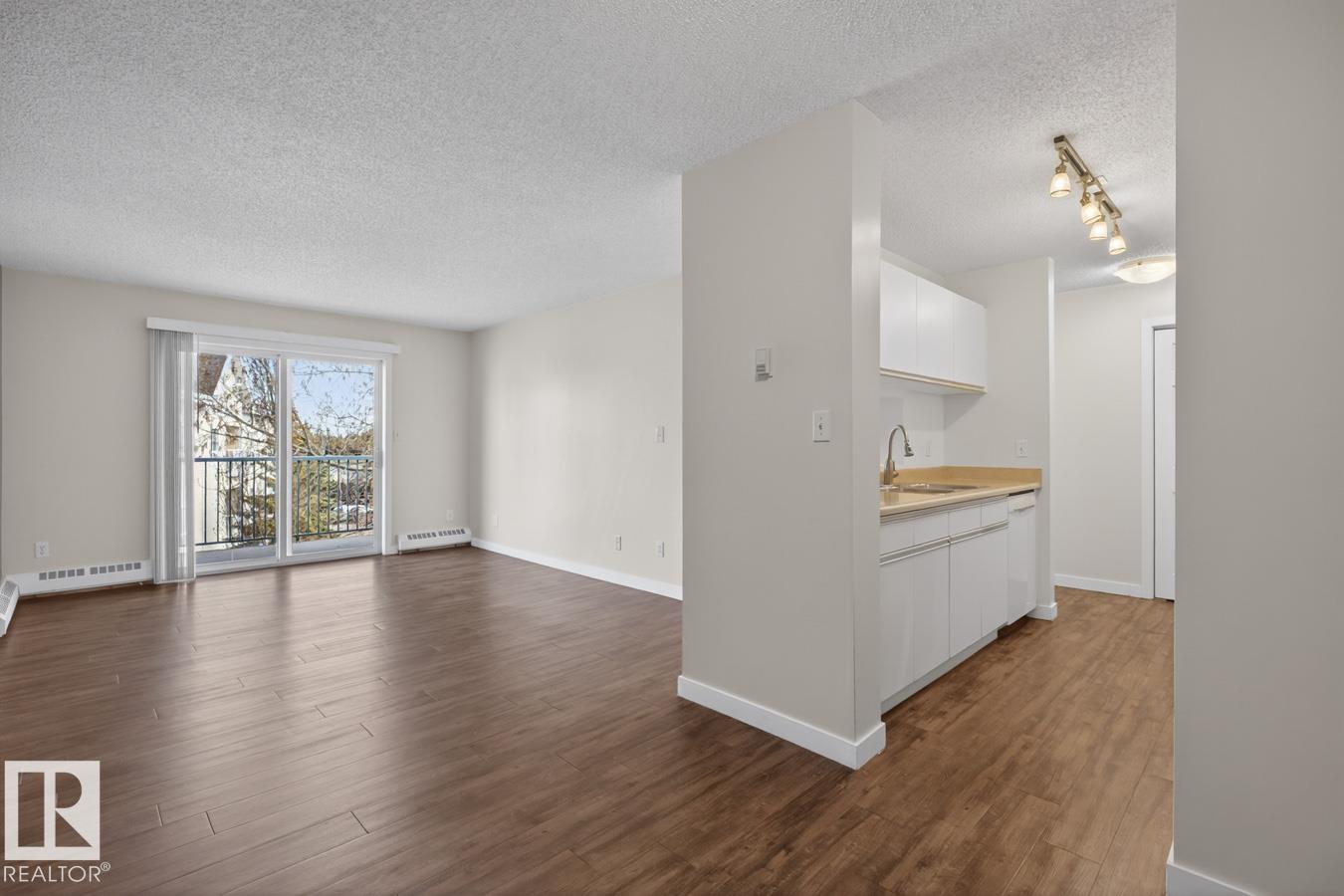 https://zimg.paragon.ice.com/ParagonImages/Property/PM/RAE/225398579/13/0/0/ffbb840b10dad349a3a80de33e1f73ce/1/e5a7df968e5cec84f7b30333870e6448/225398579-88aaf410-b51d-454d-9a7d-1c628a5fb3d3.JPG