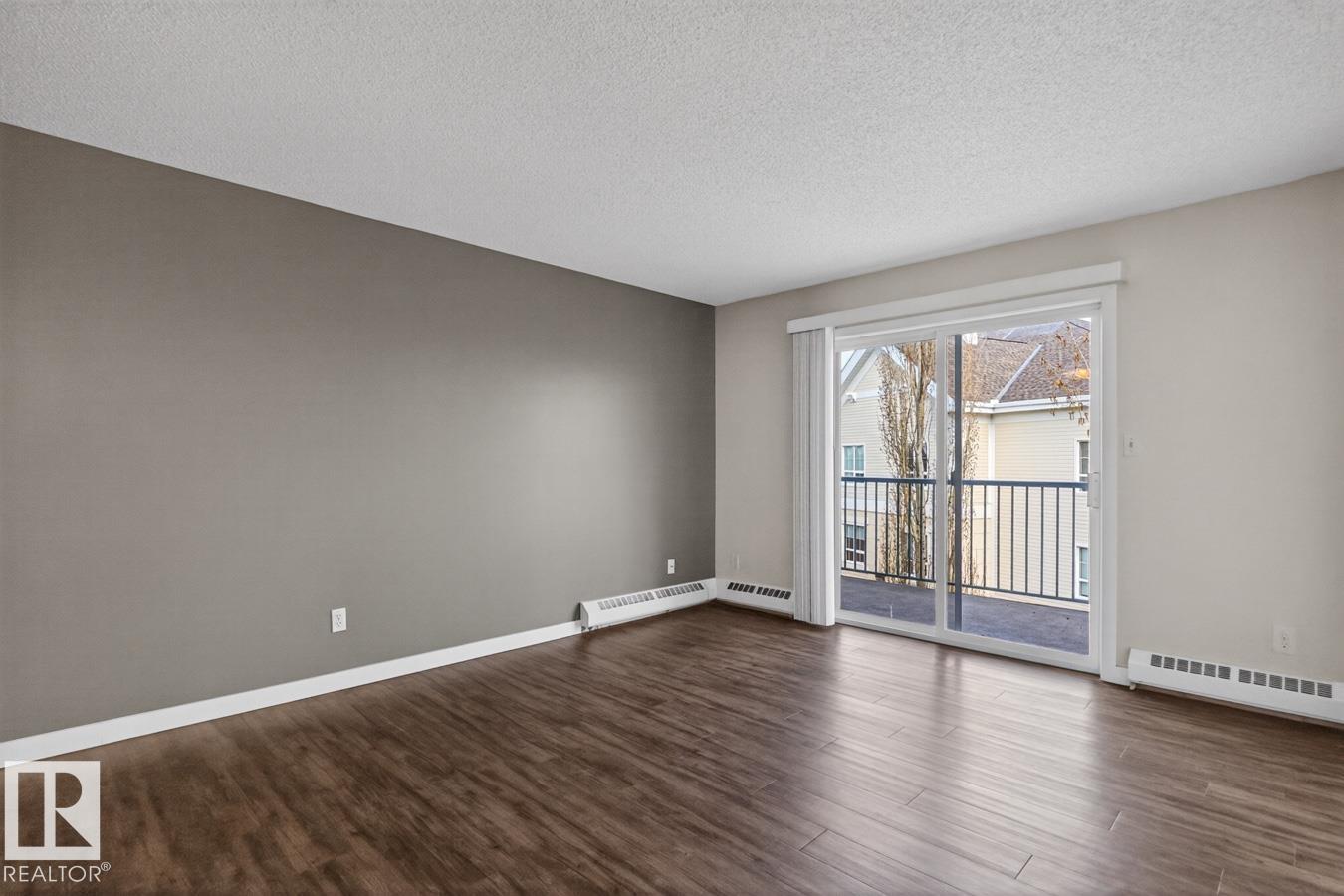 https://zimg.paragon.ice.com/ParagonImages/Property/PM/RAE/225398579/14/0/0/f8d5bd9df04f40a2d7d7cf12c1e74430/1/e5a7df968e5cec84f7b30333870e6448/225398579-4211dc76-3295-4d51-ac90-bc2cb7f68b41.JPG