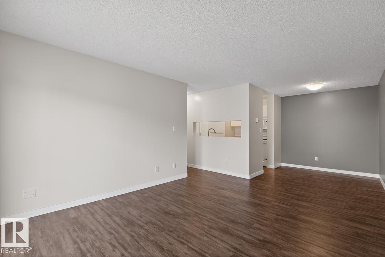 https://zimg.paragon.ice.com/ParagonImages/Property/PM/RAE/225398579/15/0/0/da5356df29b09a194f0857d82e4c35a0/1/e5a7df968e5cec84f7b30333870e6448/225398579-77e53c7d-8899-402c-a554-5416f0add0e7.JPG