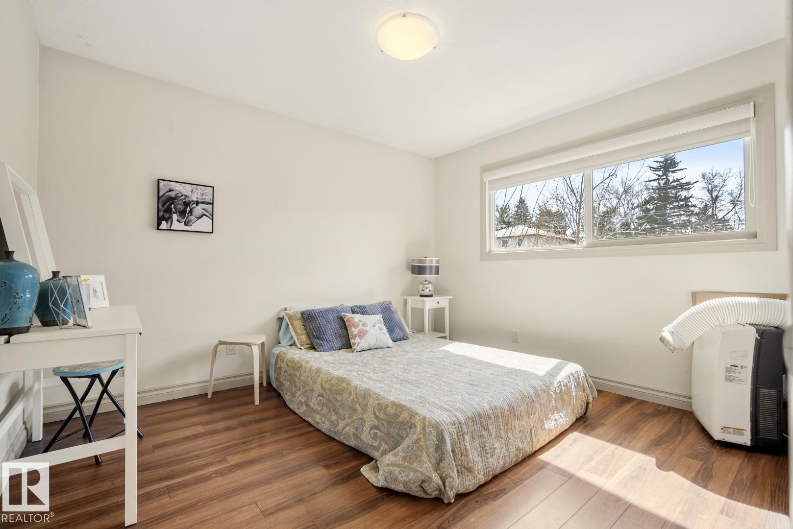 https://zimg.paragon.ice.com/ParagonImages/Property/PM/RAE/225398582/16/0/0/ee49eda6ebd21409b6eb865710492a1b/1/f38ffd1e9e4233c85c113efbe63045b3/225398582-7b3d71f5-a320-44ad-a933-be24598d8495.JPG